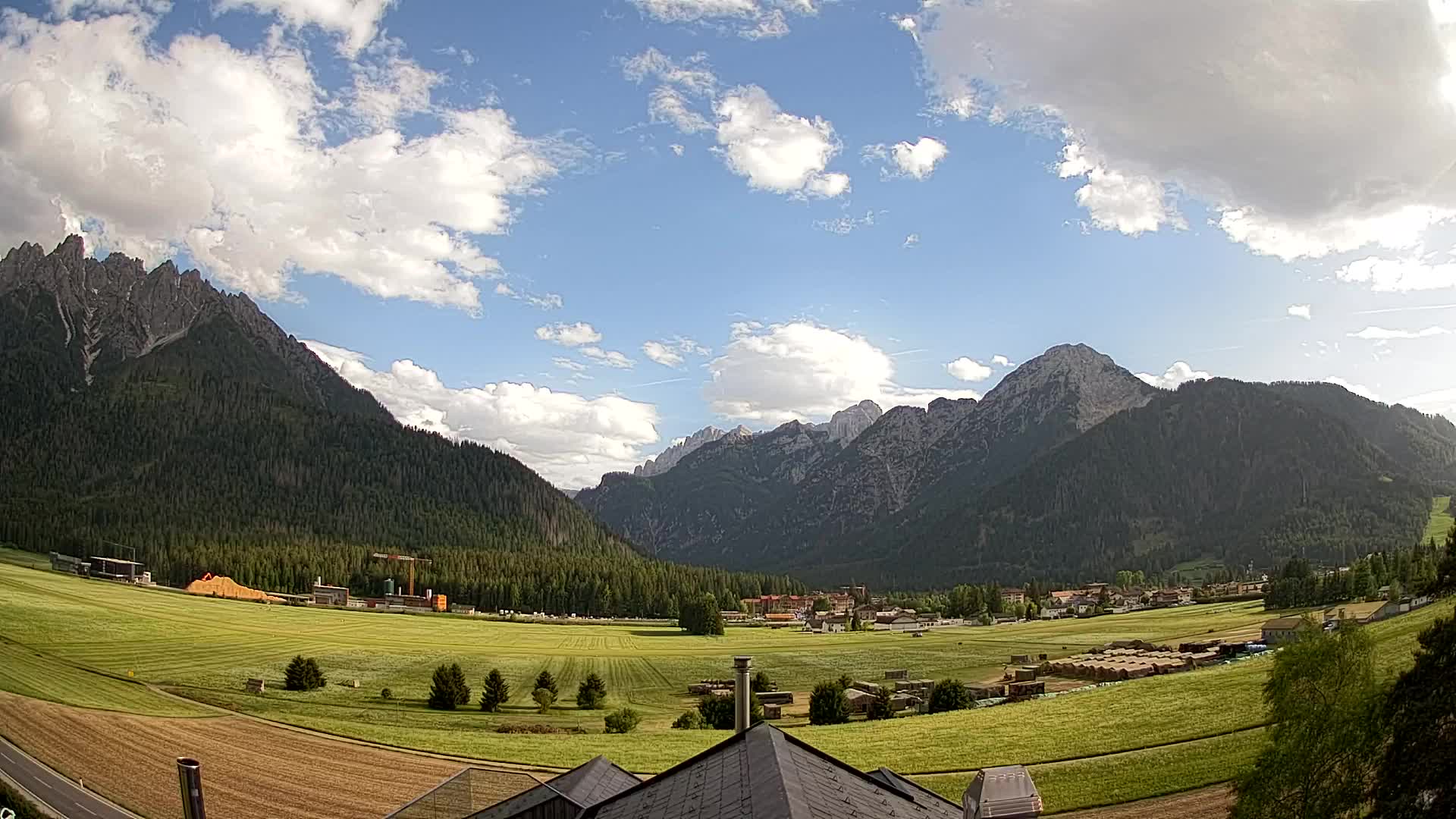 Spletna kamera Toblach Dolomiti – Pogled iz hotela Rosengarten