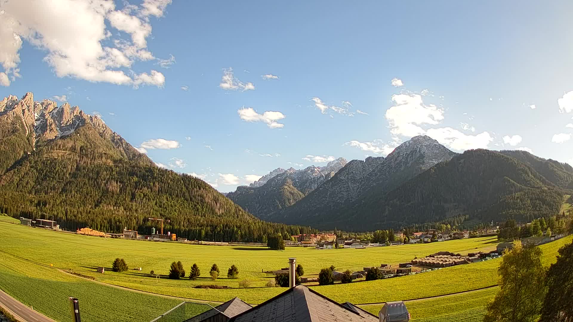 Webcam Toblach Dolomites – View from Hotel Rosengarten