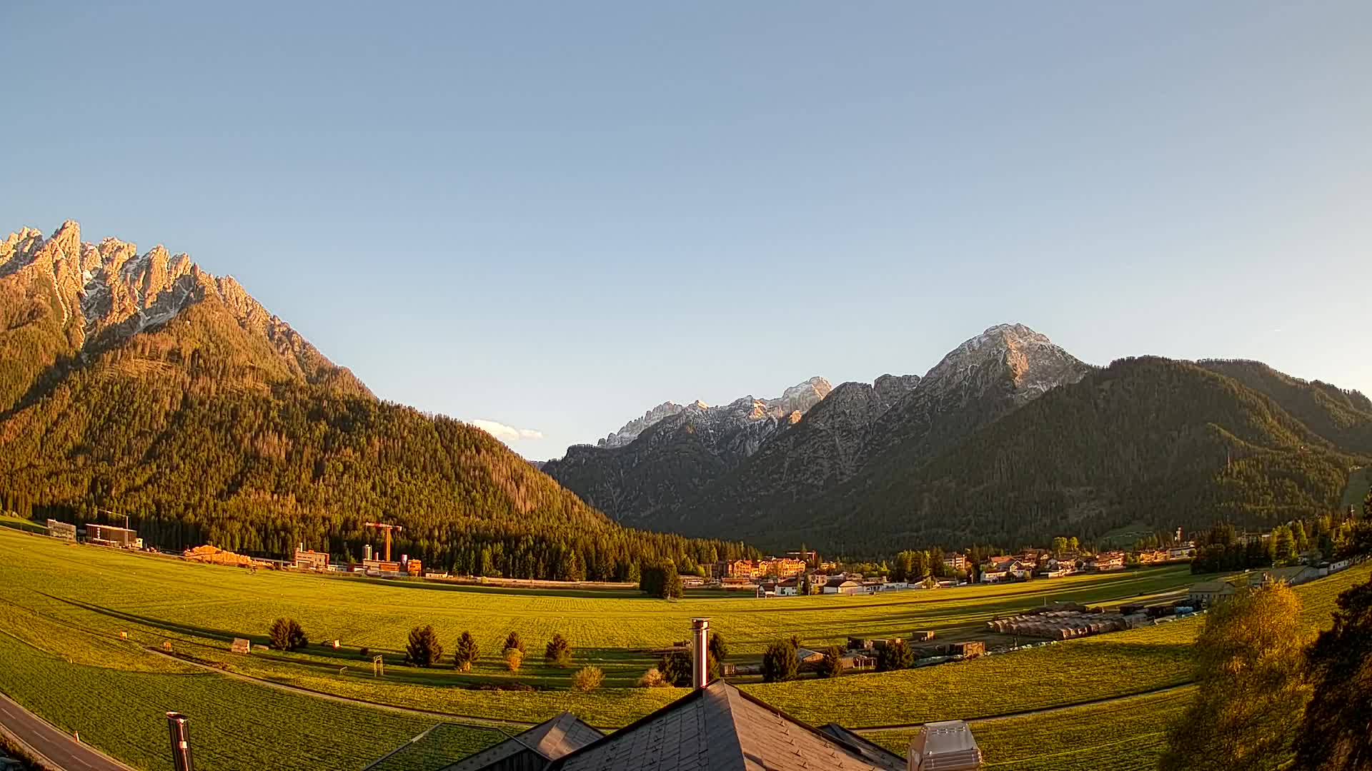 Web kamera Toblach Dolomiti – Pogled s Hotela Rosengarten