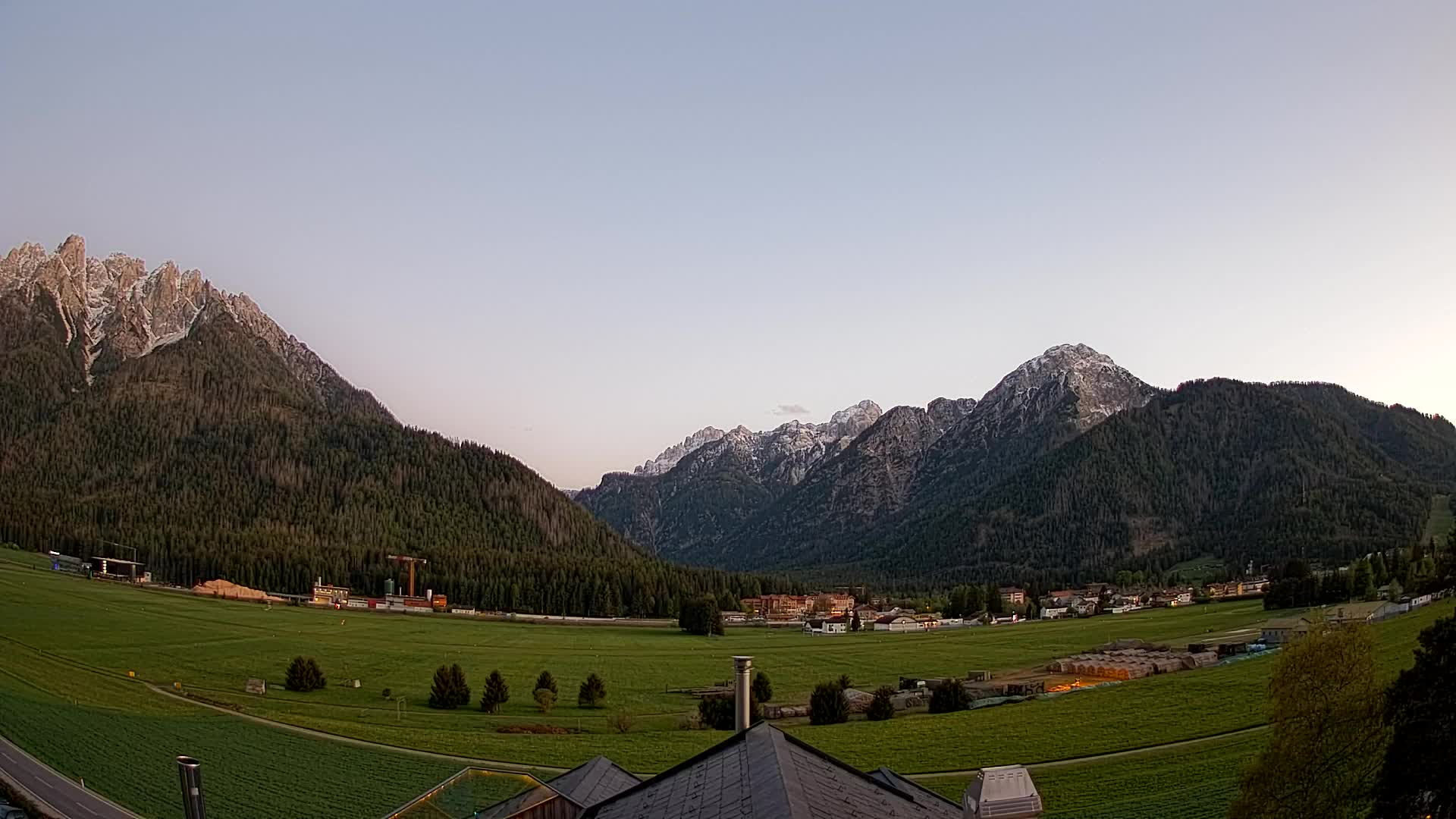 Spletna kamera Toblach Dolomiti – Pogled iz hotela Rosengarten