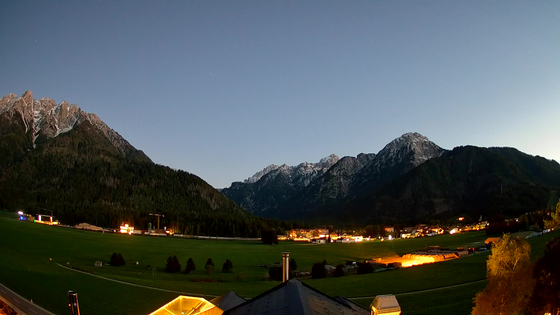 Web kamera Toblach Dolomiti – Pogled s Hotela Rosengarten