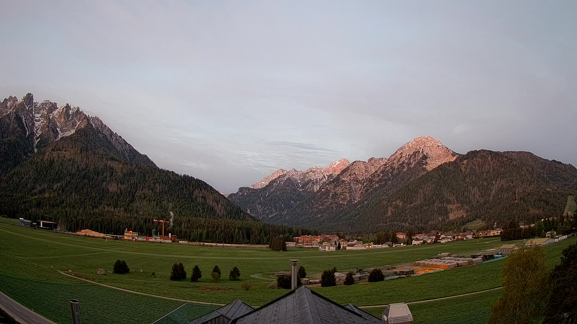 Web kamera Toblach Dolomiti – Pogled s Hotela Rosengarten