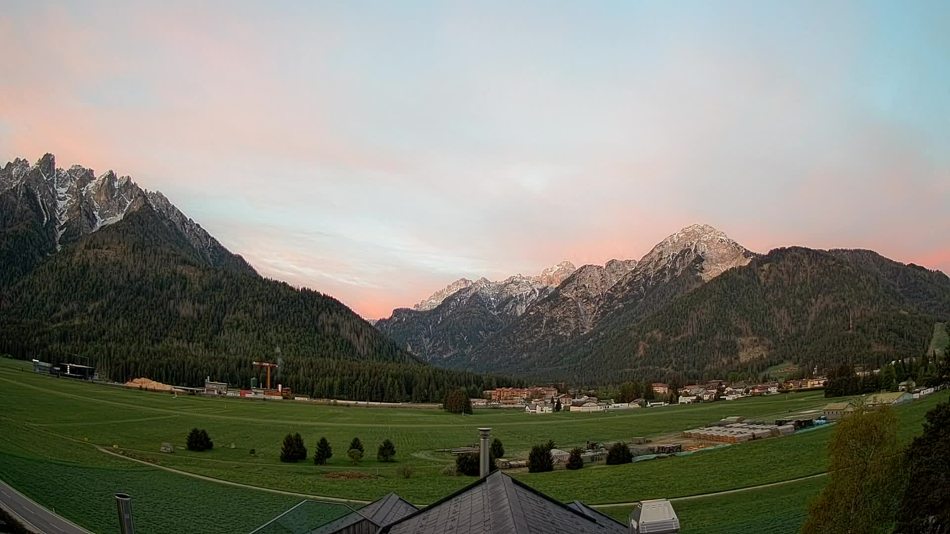 Spletna kamera Toblach Dolomiti – Pogled iz hotela Rosengarten