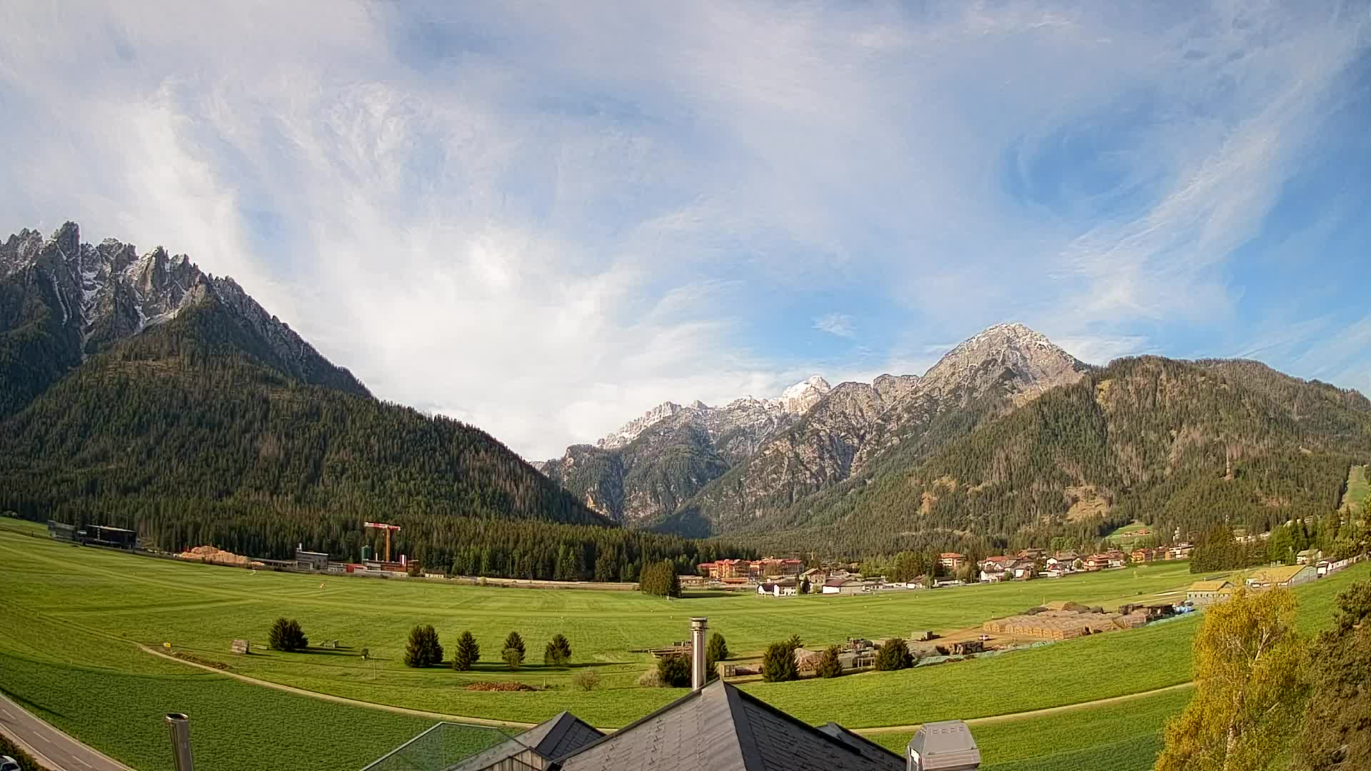 Spletna kamera Toblach Dolomiti – Pogled iz hotela Rosengarten