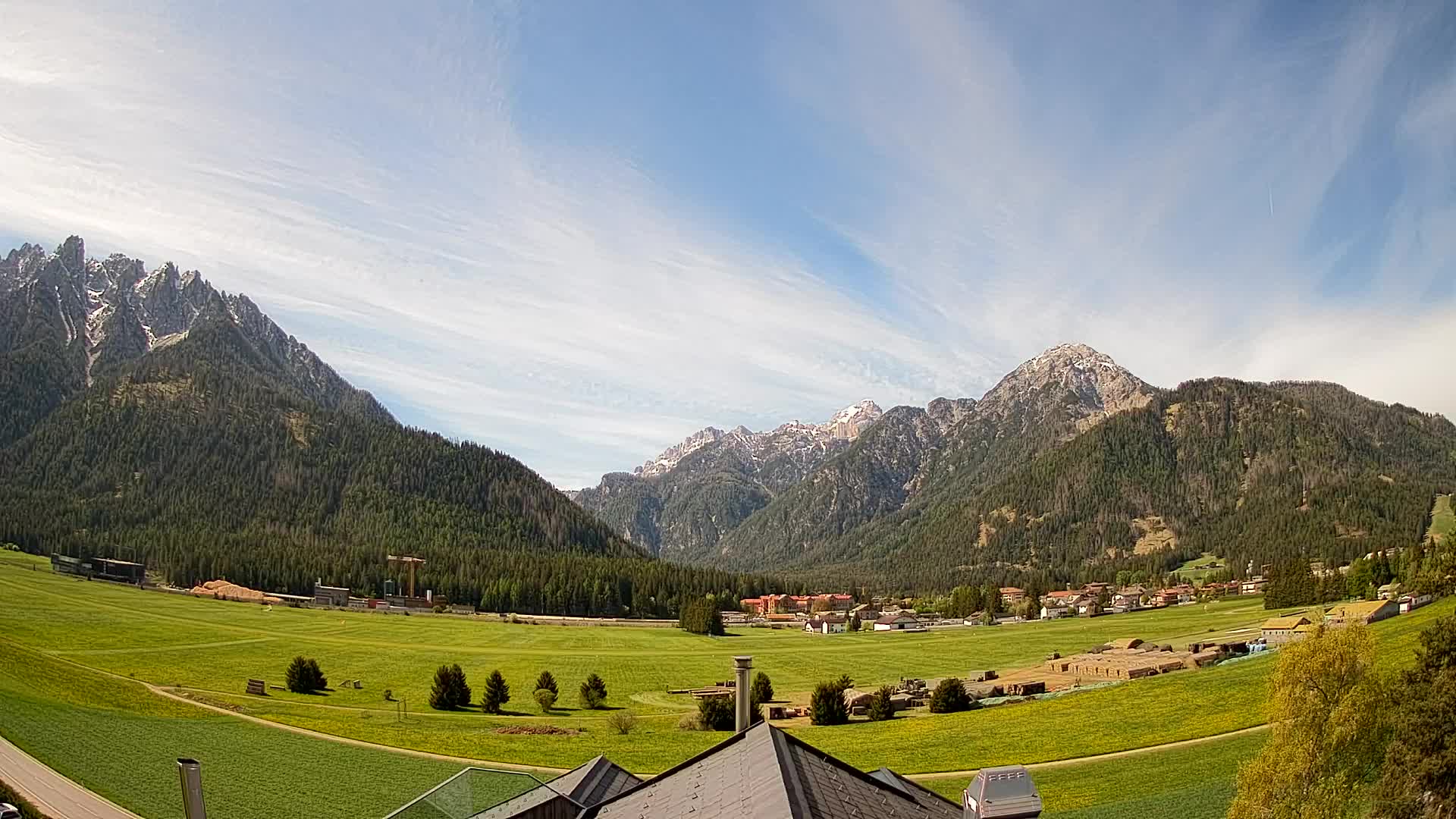 Spletna kamera Toblach Dolomiti – Pogled iz hotela Rosengarten