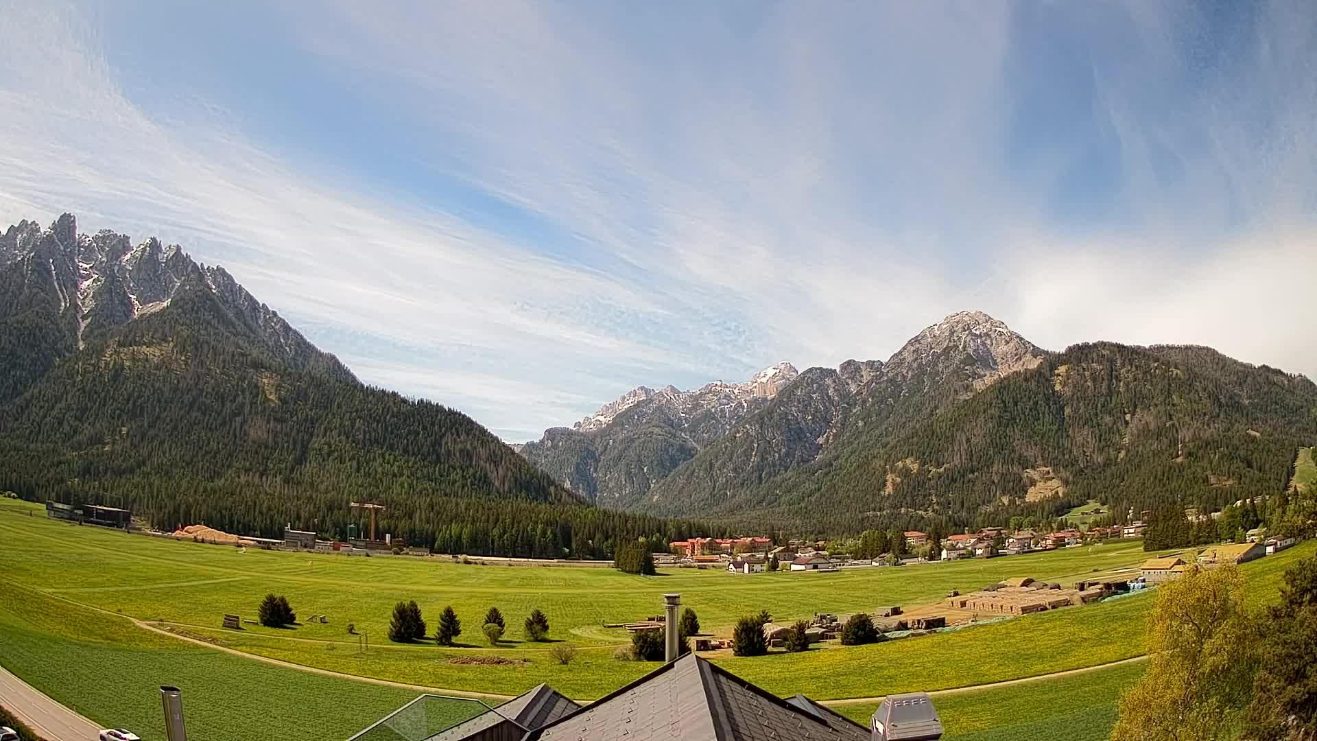 Web kamera Toblach Dolomiti – Pogled s Hotela Rosengarten