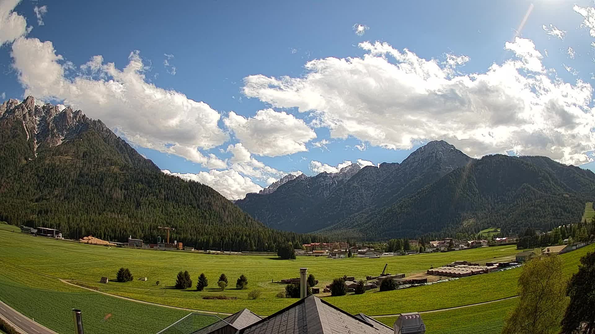 Webcam Toblach Dolomites – View from Hotel Rosengarten