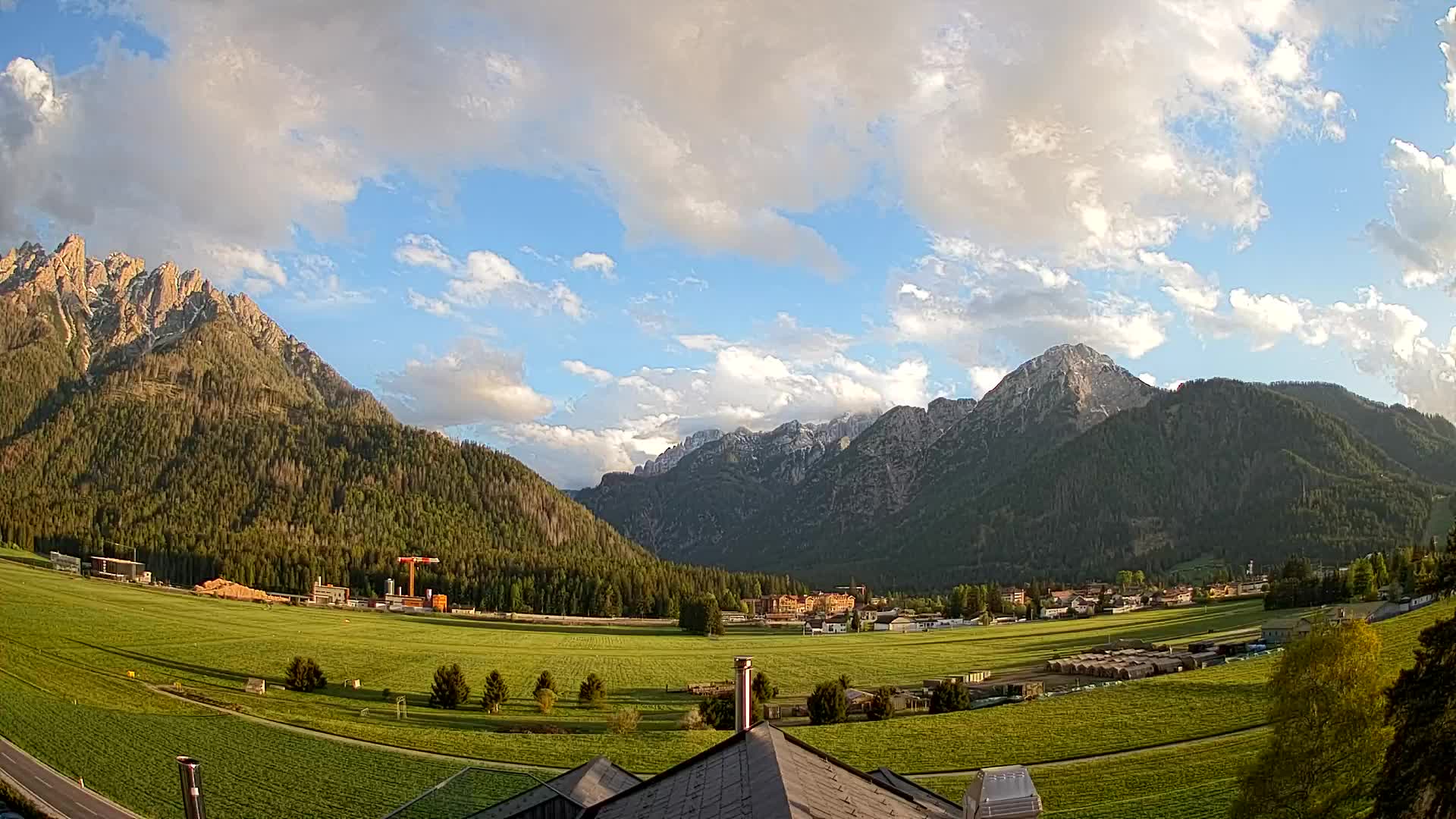 Spletna kamera Toblach Dolomiti – Pogled iz hotela Rosengarten