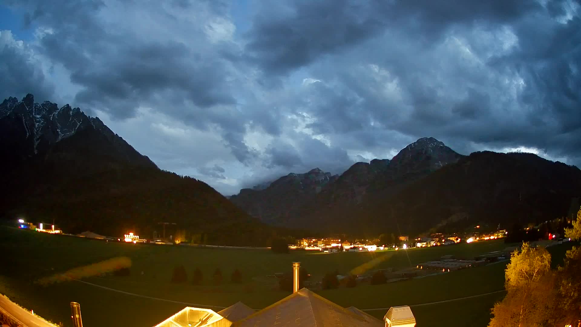 Webcam Toblach Dolomites – View from Hotel Rosengarten