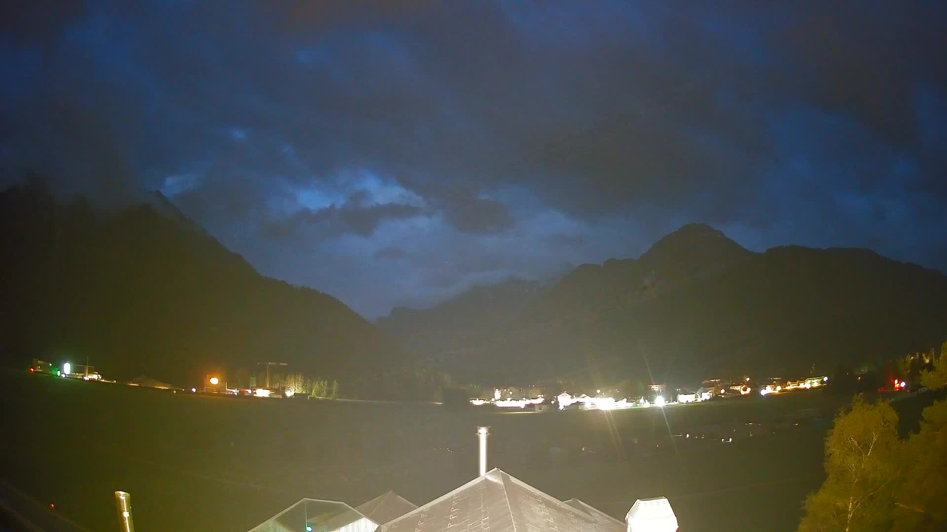 Web kamera Toblach Dolomiti – Pogled s Hotela Rosengarten