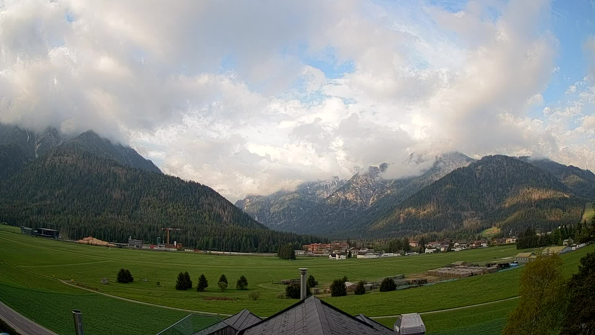 Webcam Toblach Dolomites – View from Hotel Rosengarten