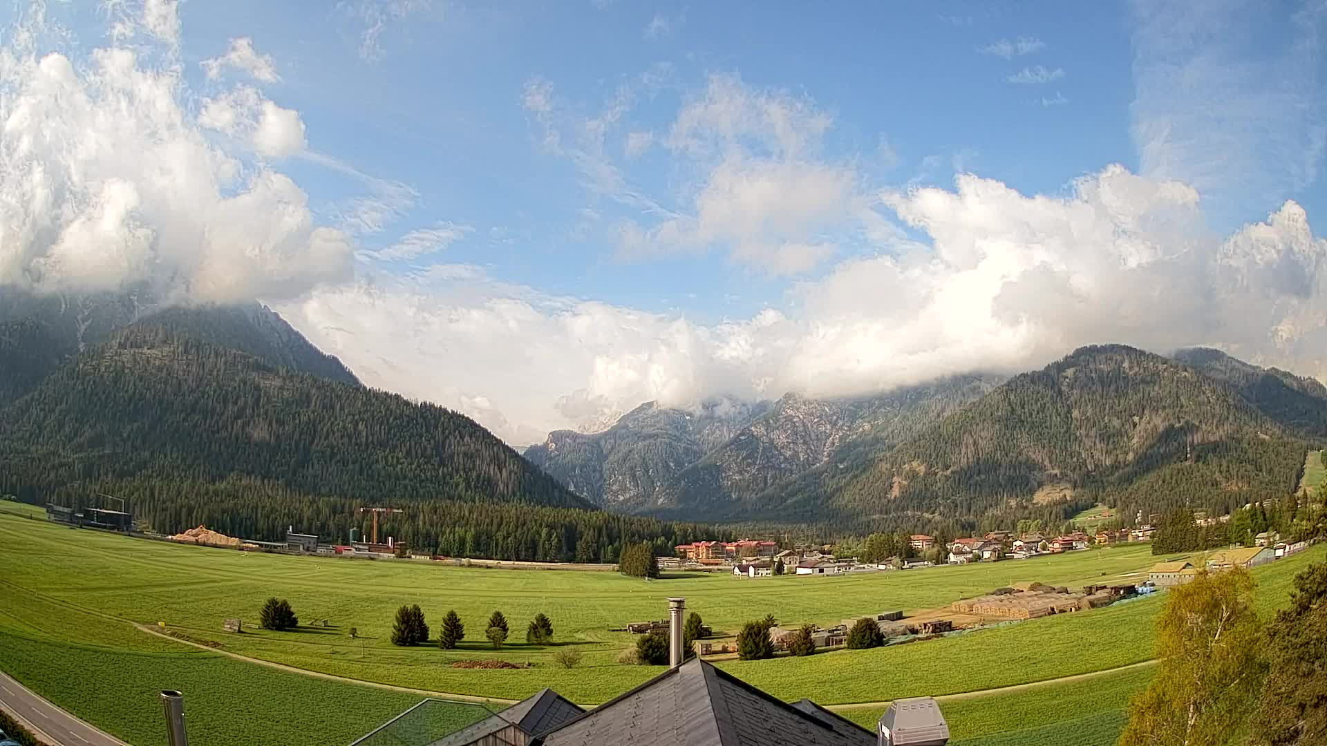Web kamera Toblach Dolomiti – Pogled s Hotela Rosengarten