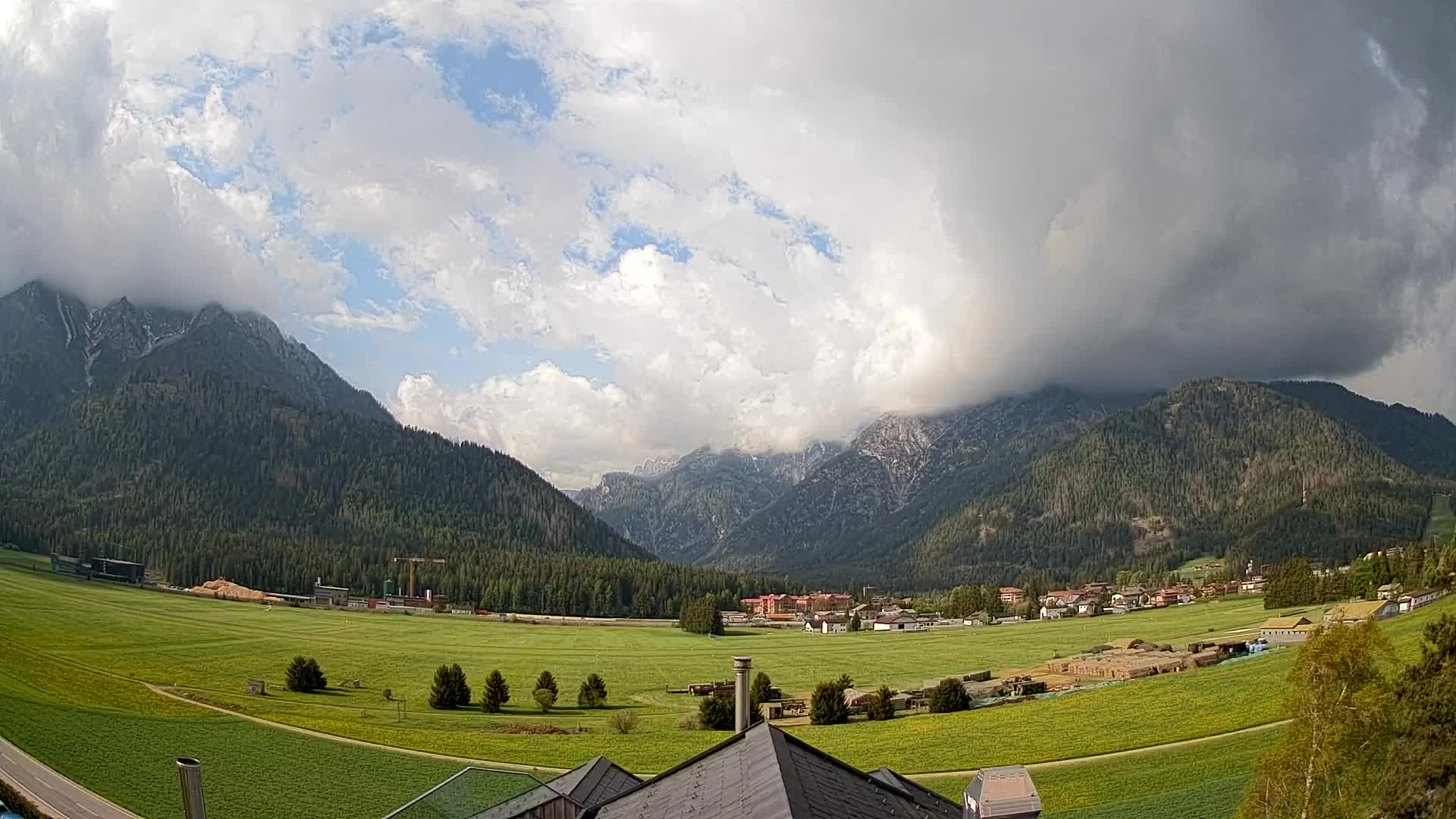 Web kamera Toblach Dolomiti – Pogled s Hotela Rosengarten