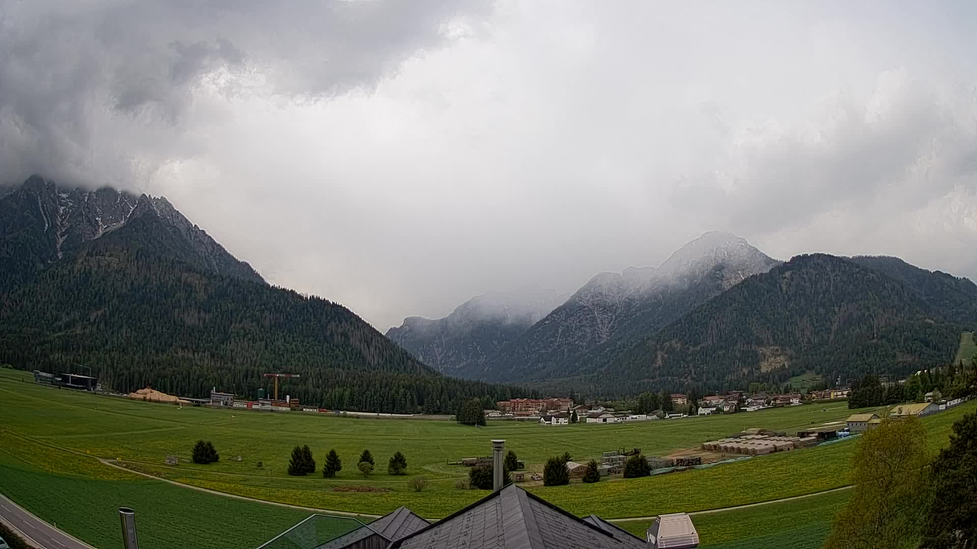 Spletna kamera Toblach Dolomiti – Pogled iz hotela Rosengarten