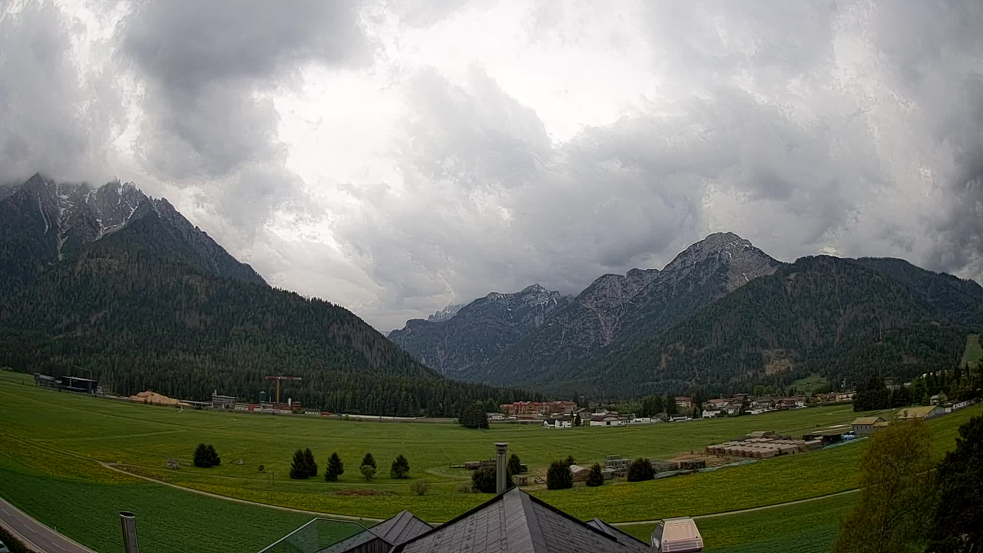 Web kamera Toblach Dolomiti – Pogled s Hotela Rosengarten
