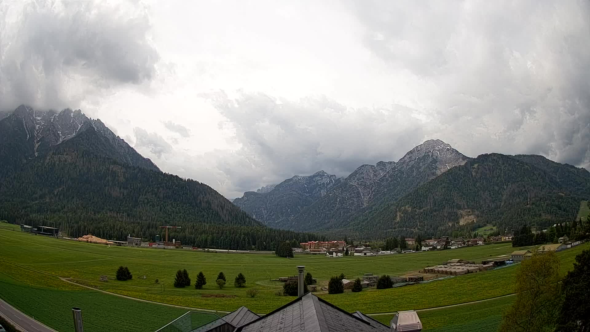 Spletna kamera Toblach Dolomiti – Pogled iz hotela Rosengarten