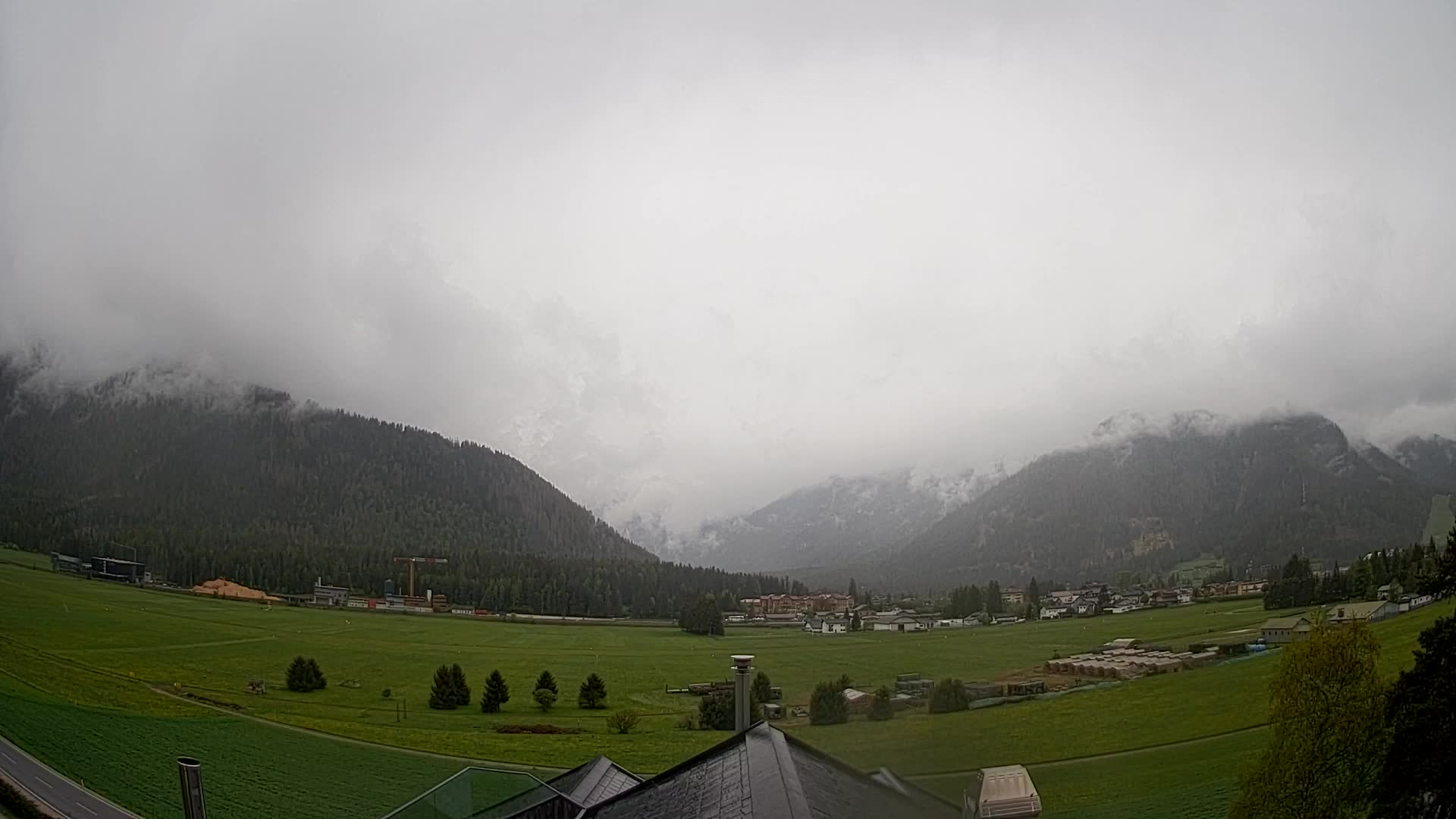 Web kamera Toblach Dolomiti – Pogled s Hotela Rosengarten