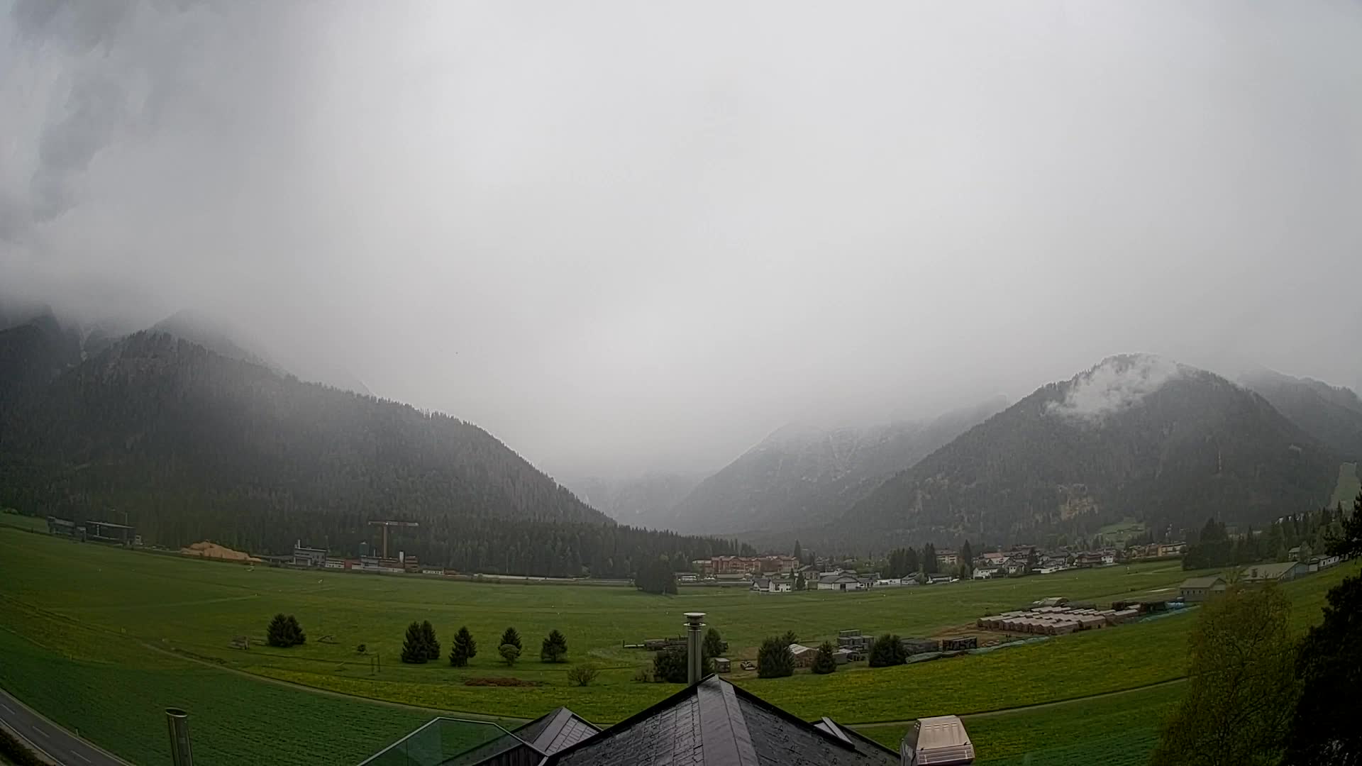 Spletna kamera Toblach Dolomiti – Pogled iz hotela Rosengarten