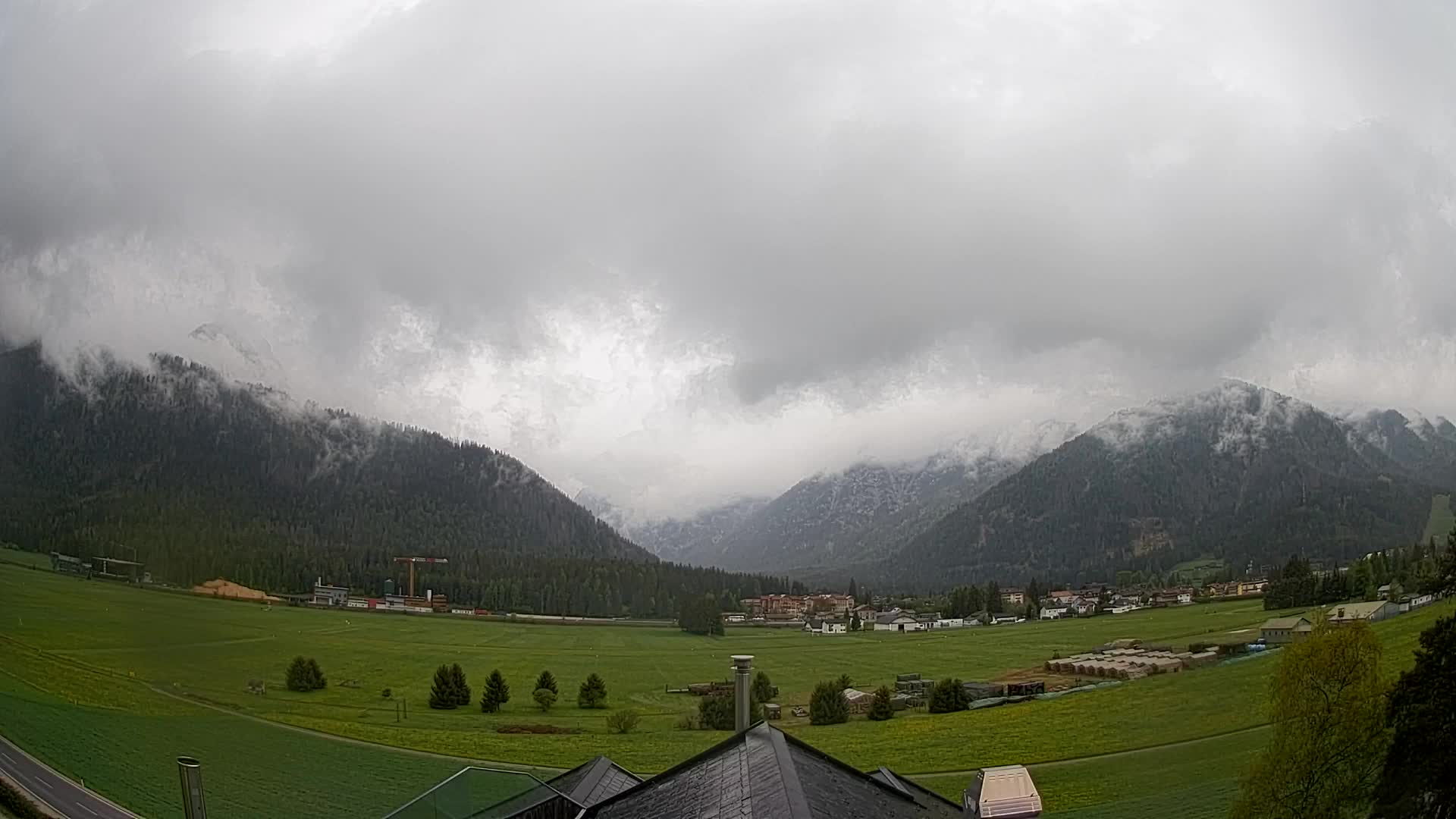 Spletna kamera Toblach Dolomiti – Pogled iz hotela Rosengarten