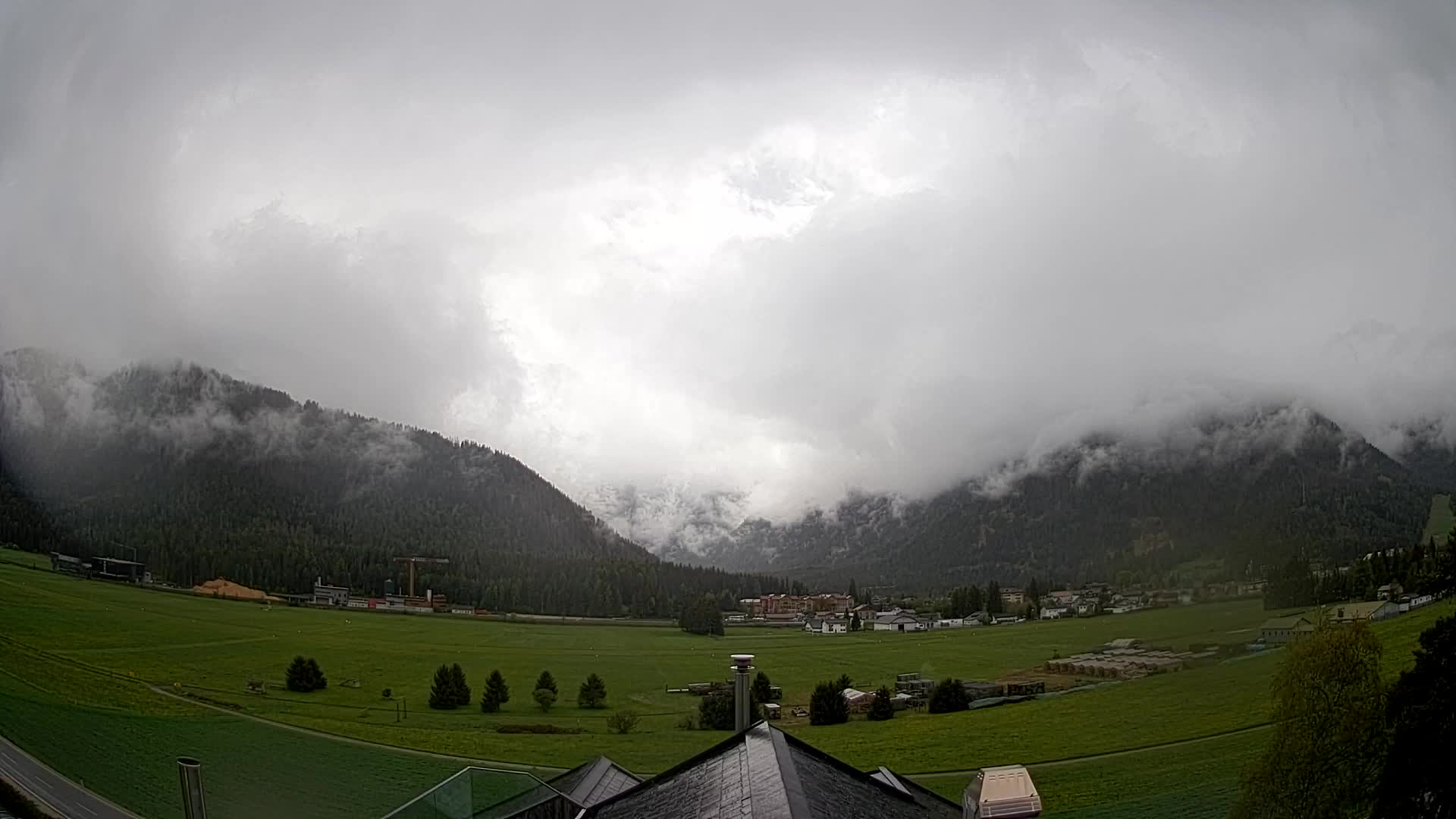 Spletna kamera Toblach Dolomiti – Pogled iz hotela Rosengarten