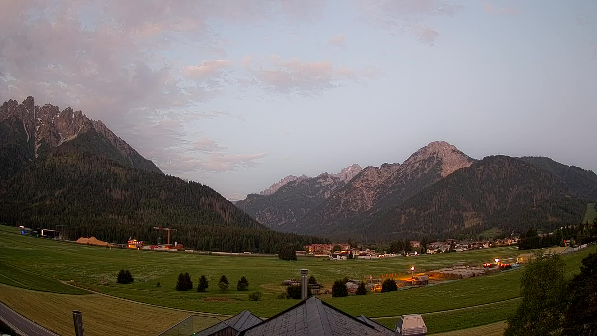 Spletna kamera Toblach Dolomiti – Pogled iz hotela Rosengarten