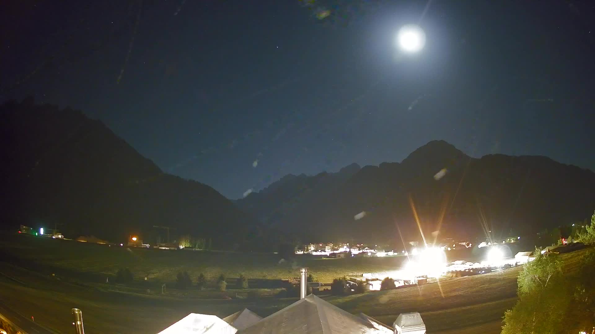 Spletna kamera Toblach Dolomiti – Pogled iz hotela Rosengarten