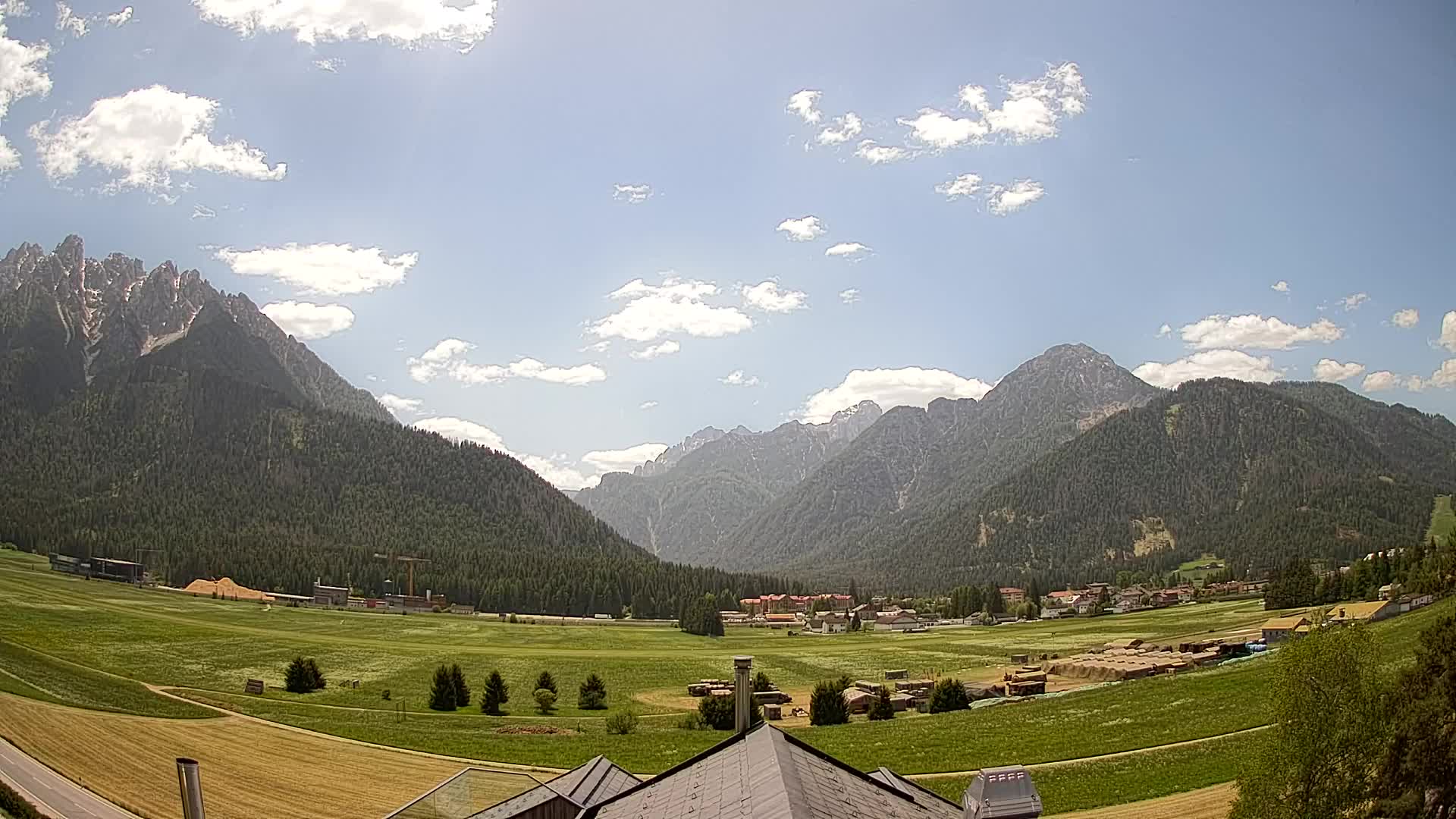 Web kamera Toblach Dolomiti – Pogled s Hotela Rosengarten