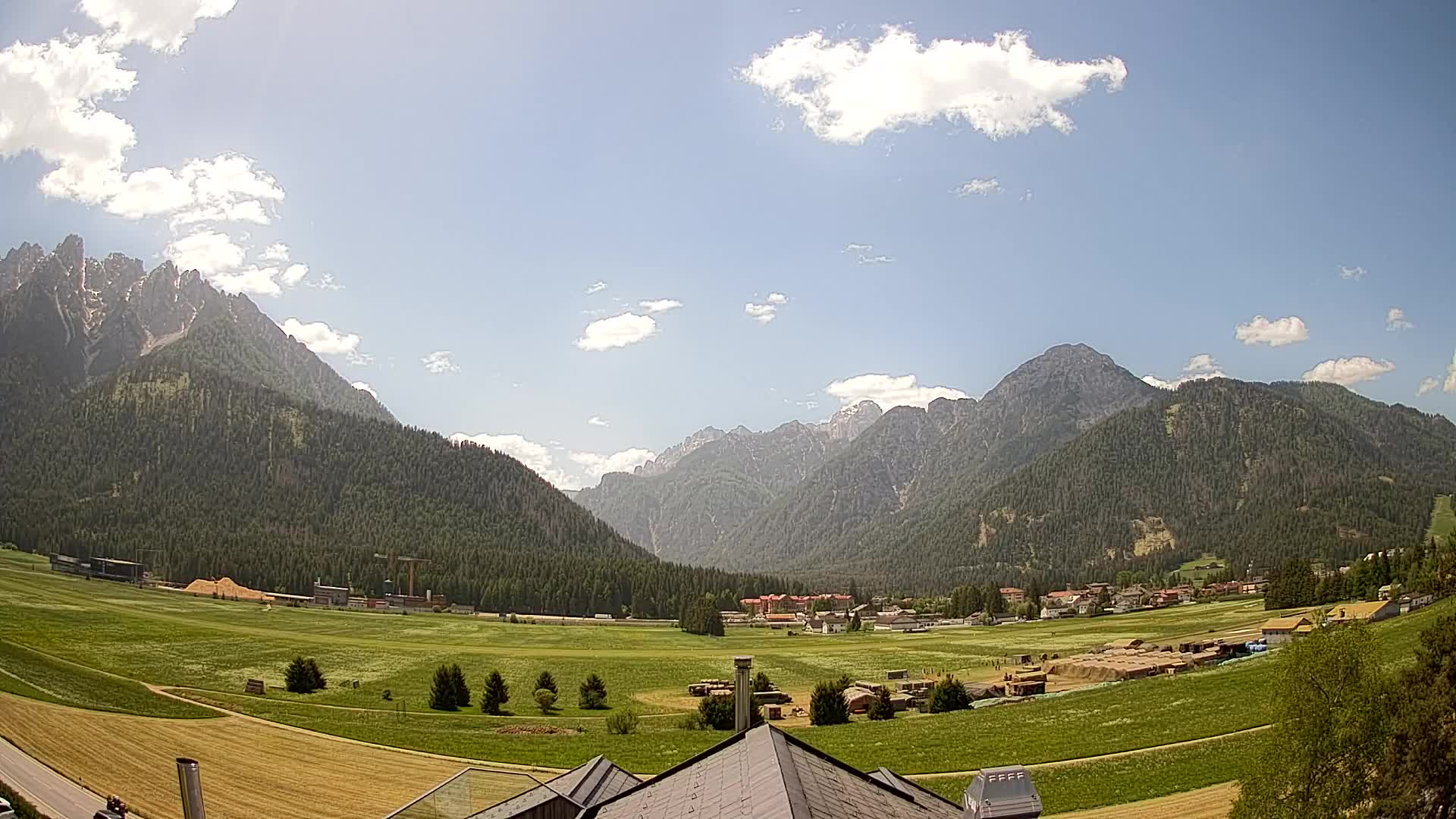 Spletna kamera Toblach Dolomiti – Pogled iz hotela Rosengarten
