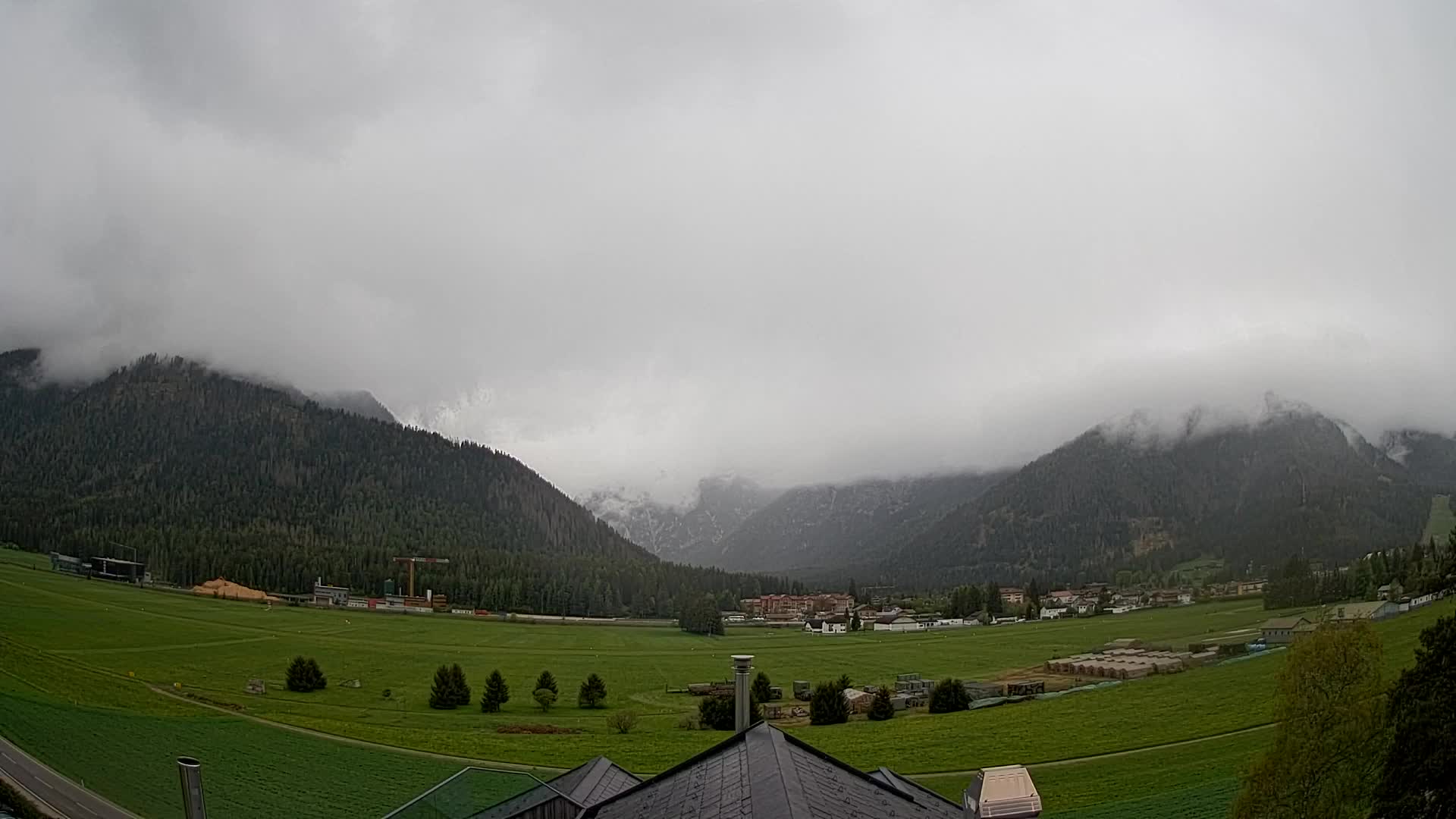 Spletna kamera Toblach Dolomiti – Pogled iz hotela Rosengarten