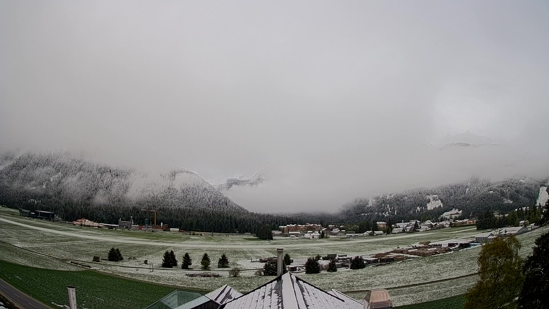 Web kamera Toblach Dolomiti – Pogled s Hotela Rosengarten
