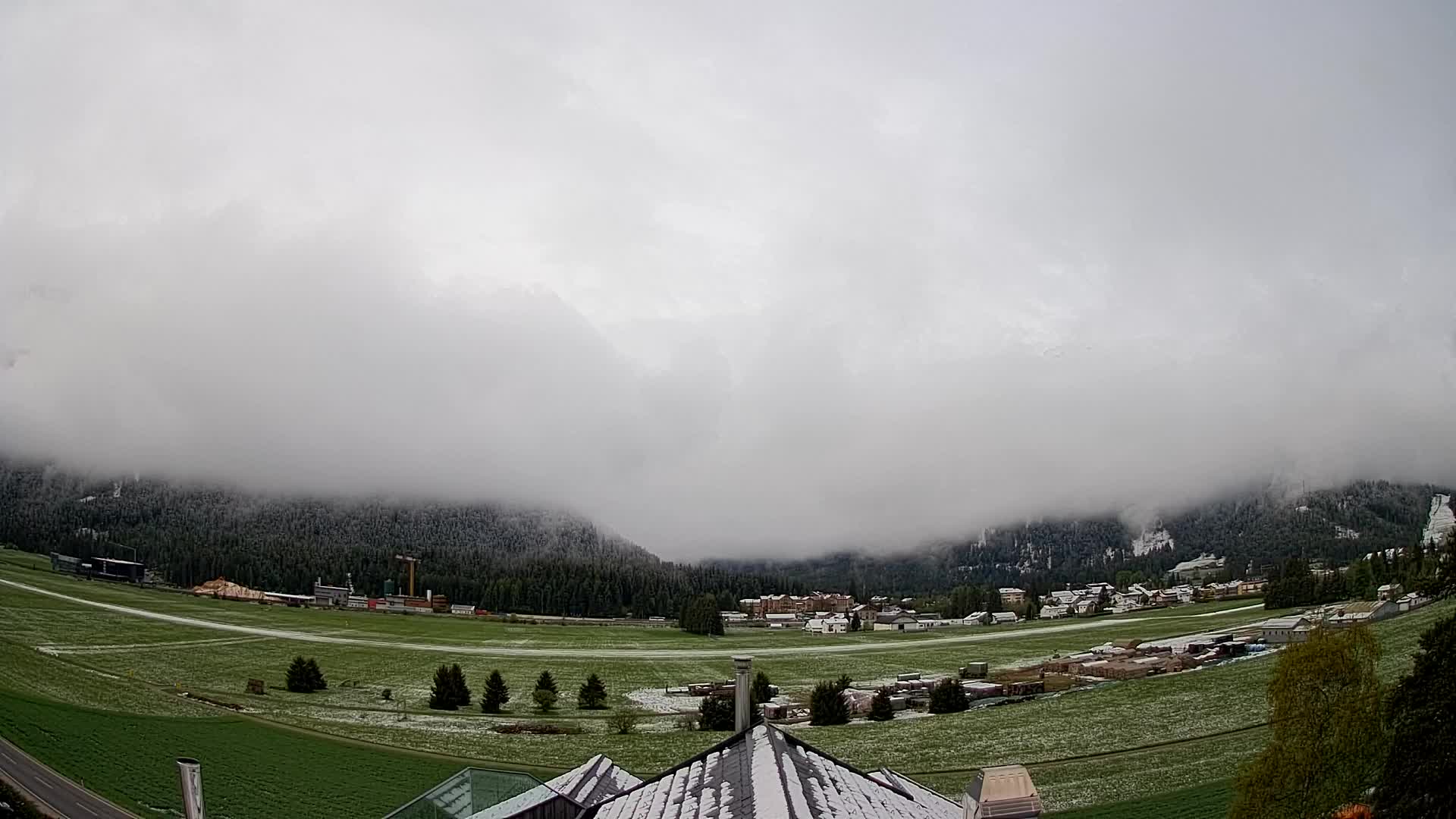 Web kamera Toblach Dolomiti – Pogled s Hotela Rosengarten