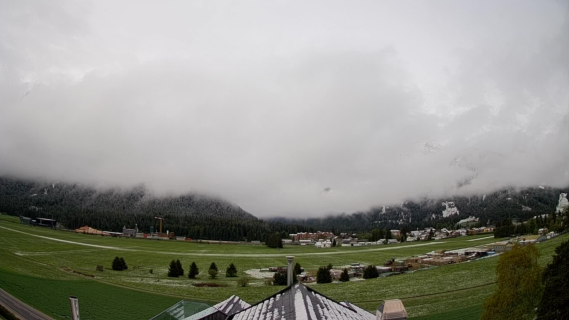 Spletna kamera Toblach Dolomiti – Pogled iz hotela Rosengarten