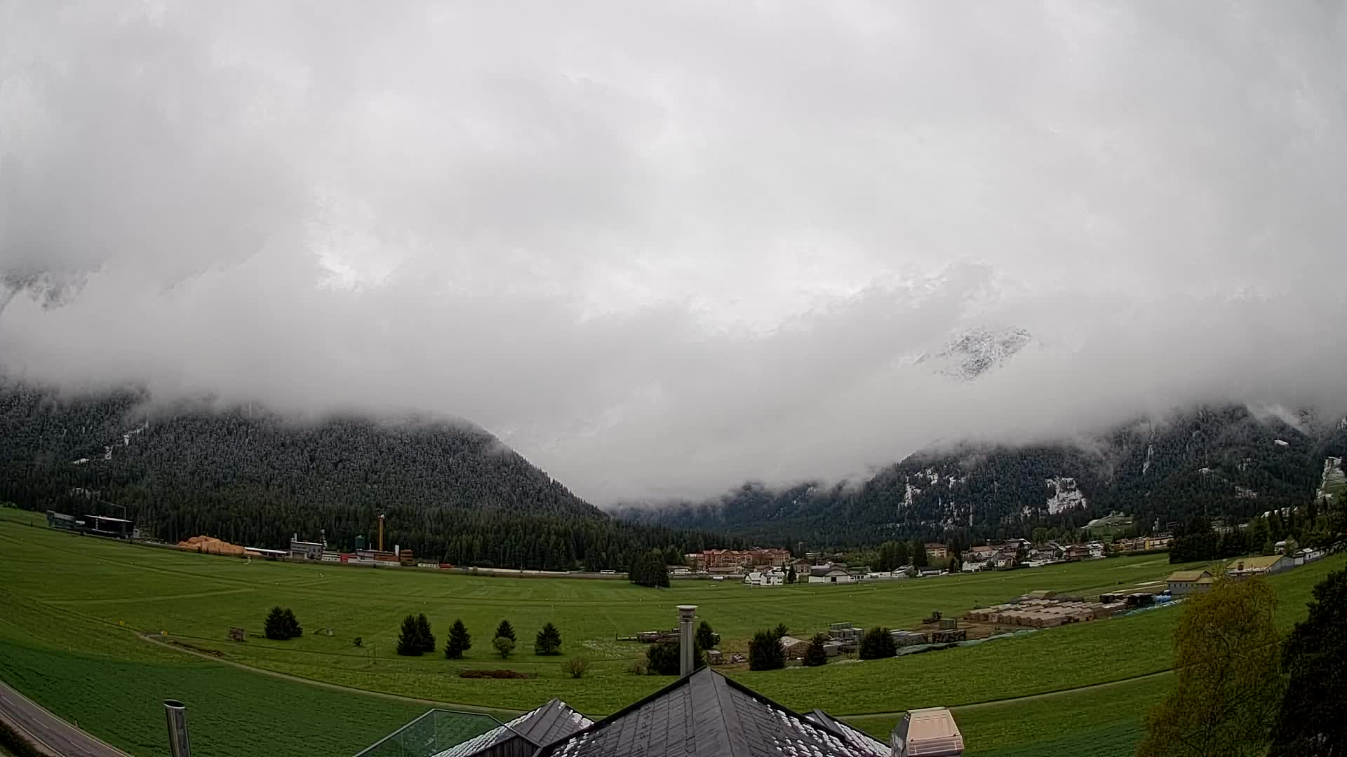 Spletna kamera Toblach Dolomiti – Pogled iz hotela Rosengarten