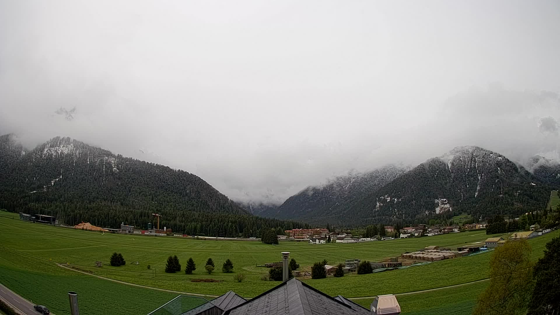 Web kamera Toblach Dolomiti – Pogled s Hotela Rosengarten