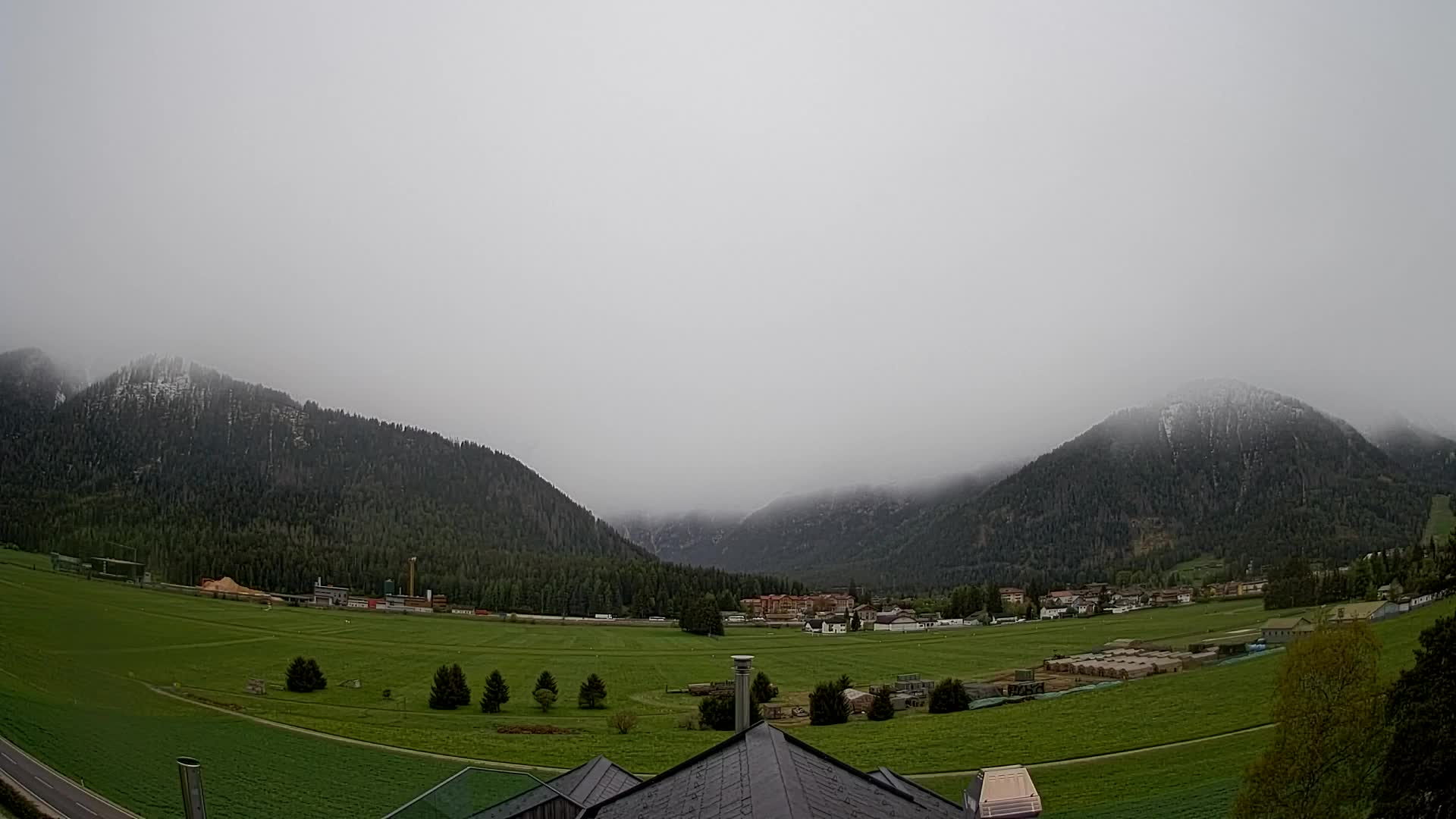Spletna kamera Toblach Dolomiti – Pogled iz hotela Rosengarten