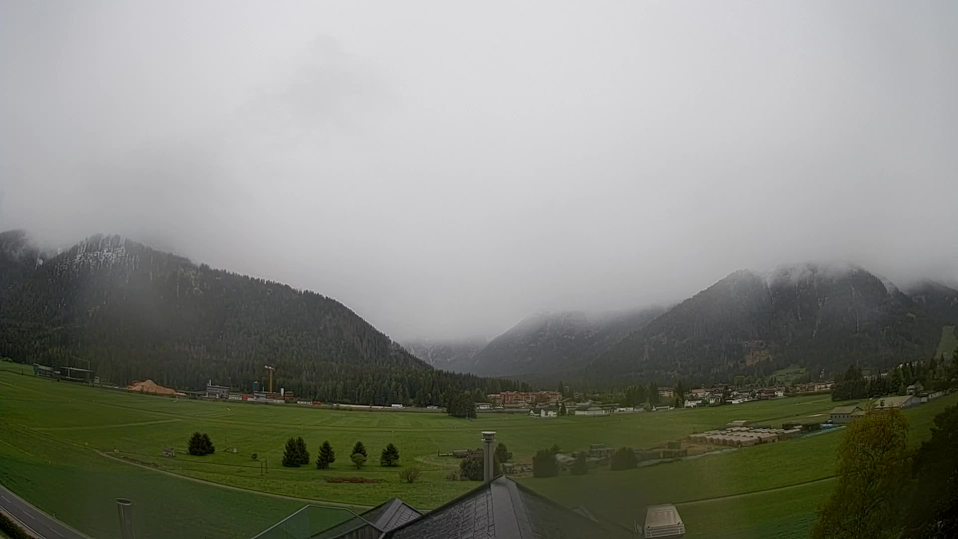 Web kamera Toblach Dolomiti – Pogled s Hotela Rosengarten
