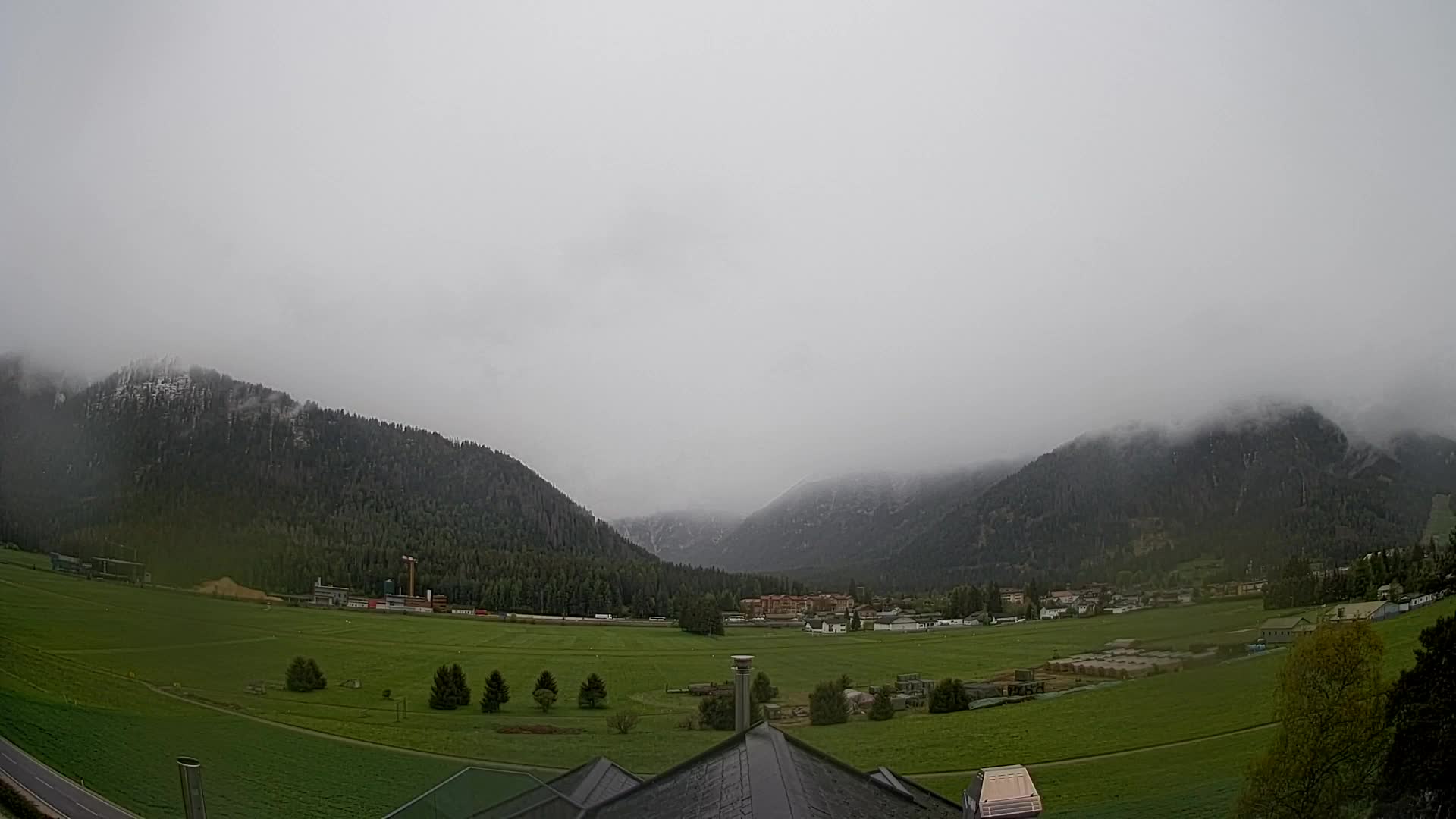 Web kamera Toblach Dolomiti – Pogled s Hotela Rosengarten