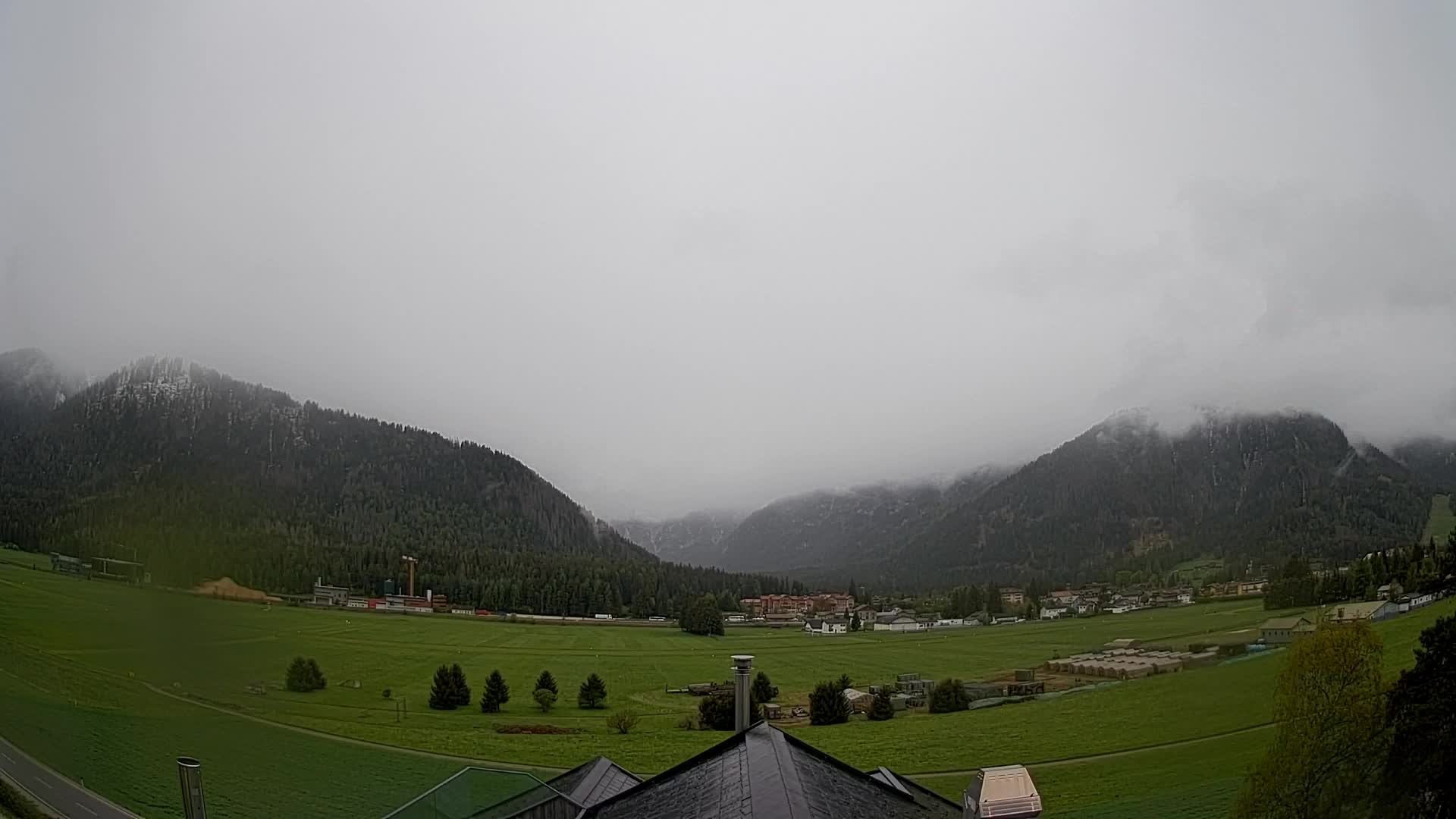 Spletna kamera Toblach Dolomiti – Pogled iz hotela Rosengarten