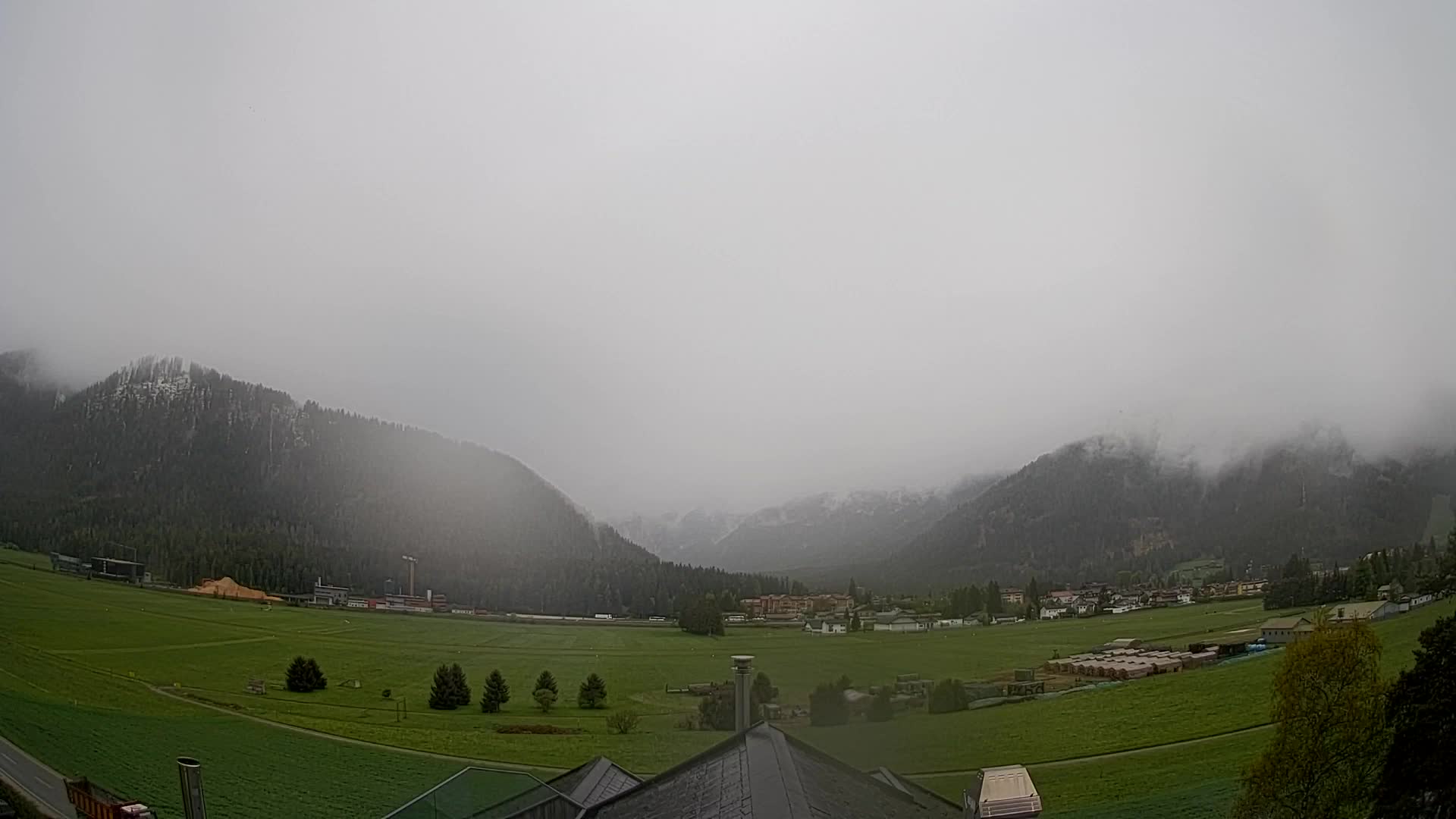 Web kamera Toblach Dolomiti – Pogled s Hotela Rosengarten