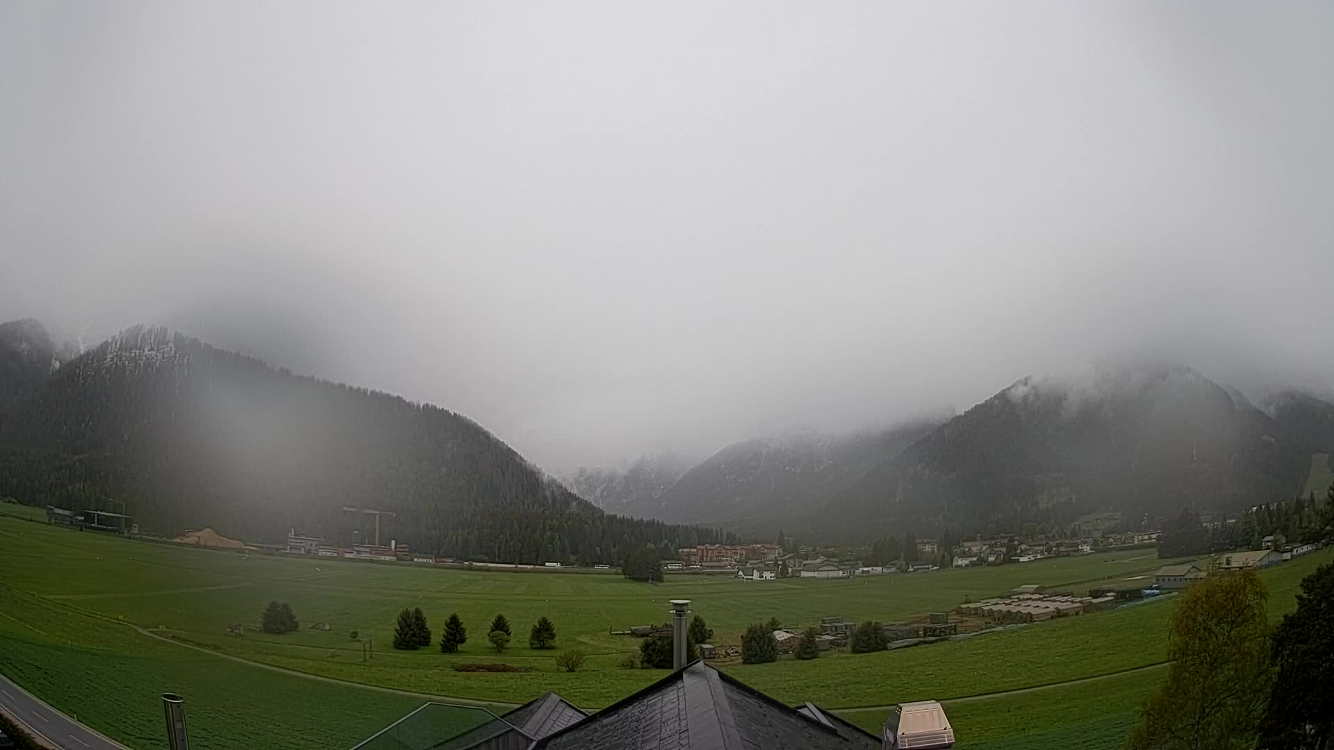 Web kamera Toblach Dolomiti – Pogled s Hotela Rosengarten