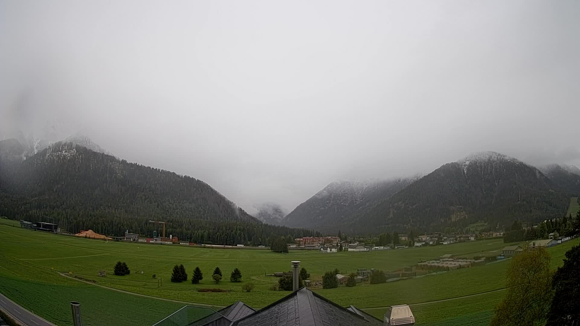 Spletna kamera Toblach Dolomiti – Pogled iz hotela Rosengarten
