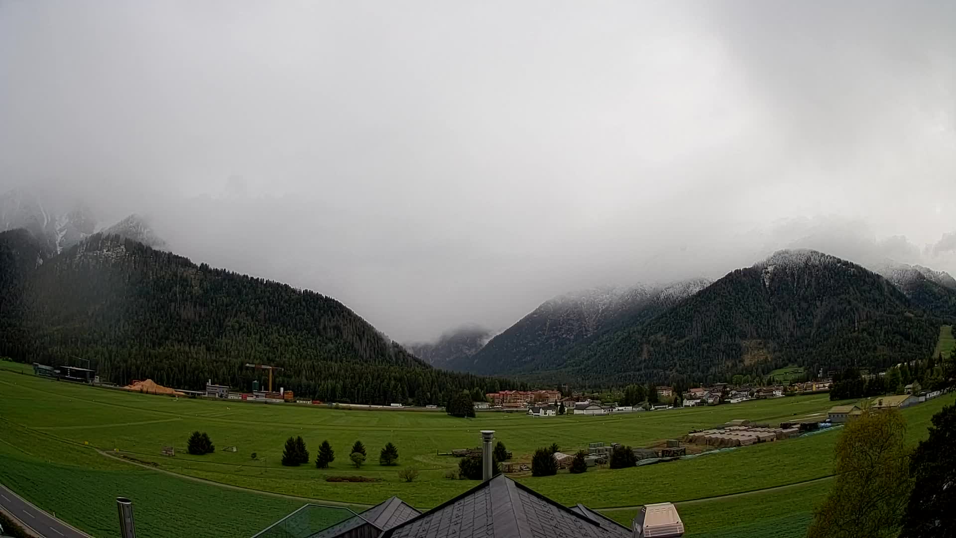 Web kamera Toblach Dolomiti – Pogled s Hotela Rosengarten
