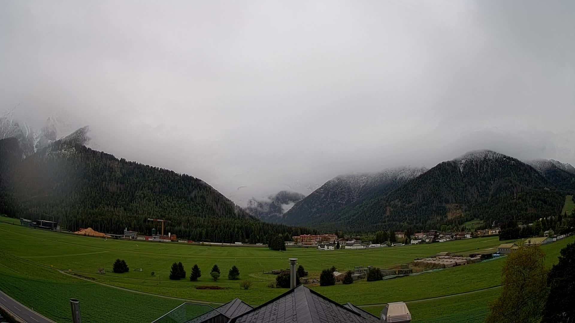 Web kamera Toblach Dolomiti – Pogled s Hotela Rosengarten