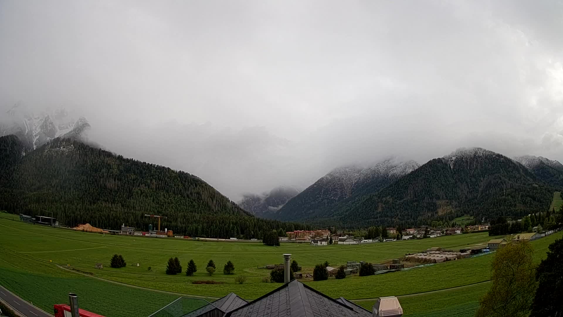 Web kamera Toblach Dolomiti – Pogled s Hotela Rosengarten