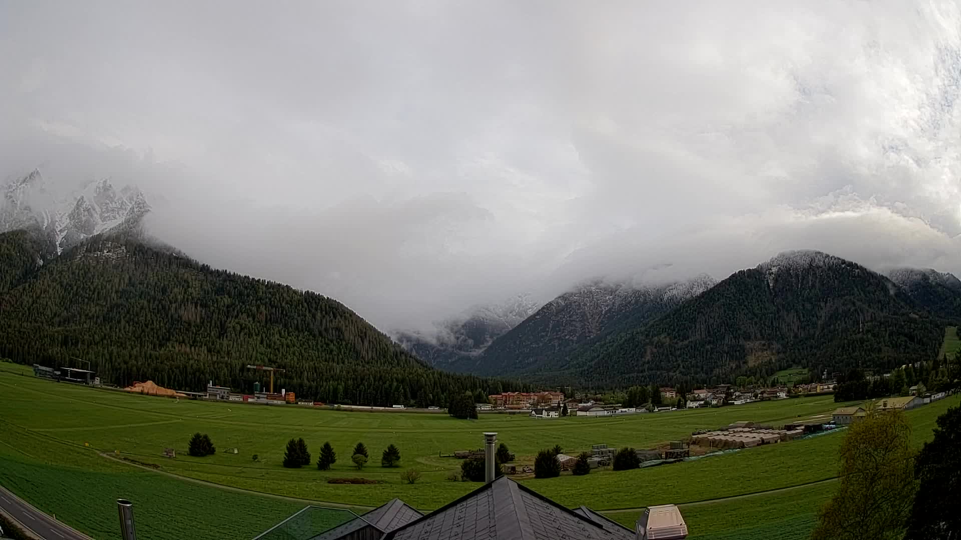 Web kamera Toblach Dolomiti – Pogled s Hotela Rosengarten