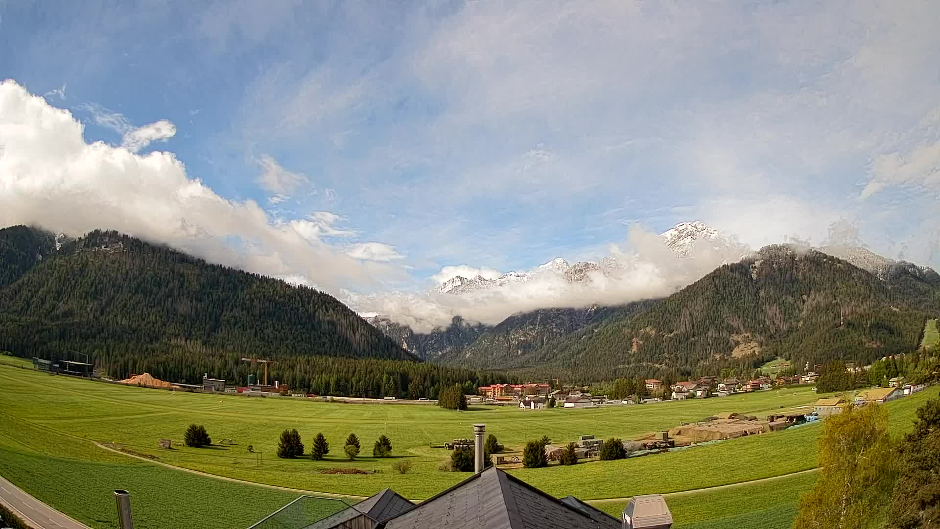 Web kamera Toblach Dolomiti – Pogled s Hotela Rosengarten