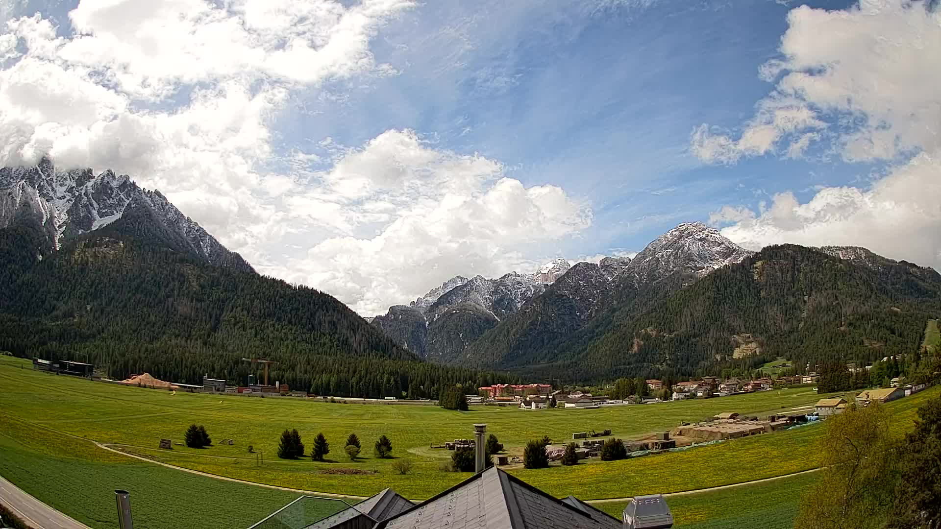 Web kamera Toblach Dolomiti – Pogled s Hotela Rosengarten