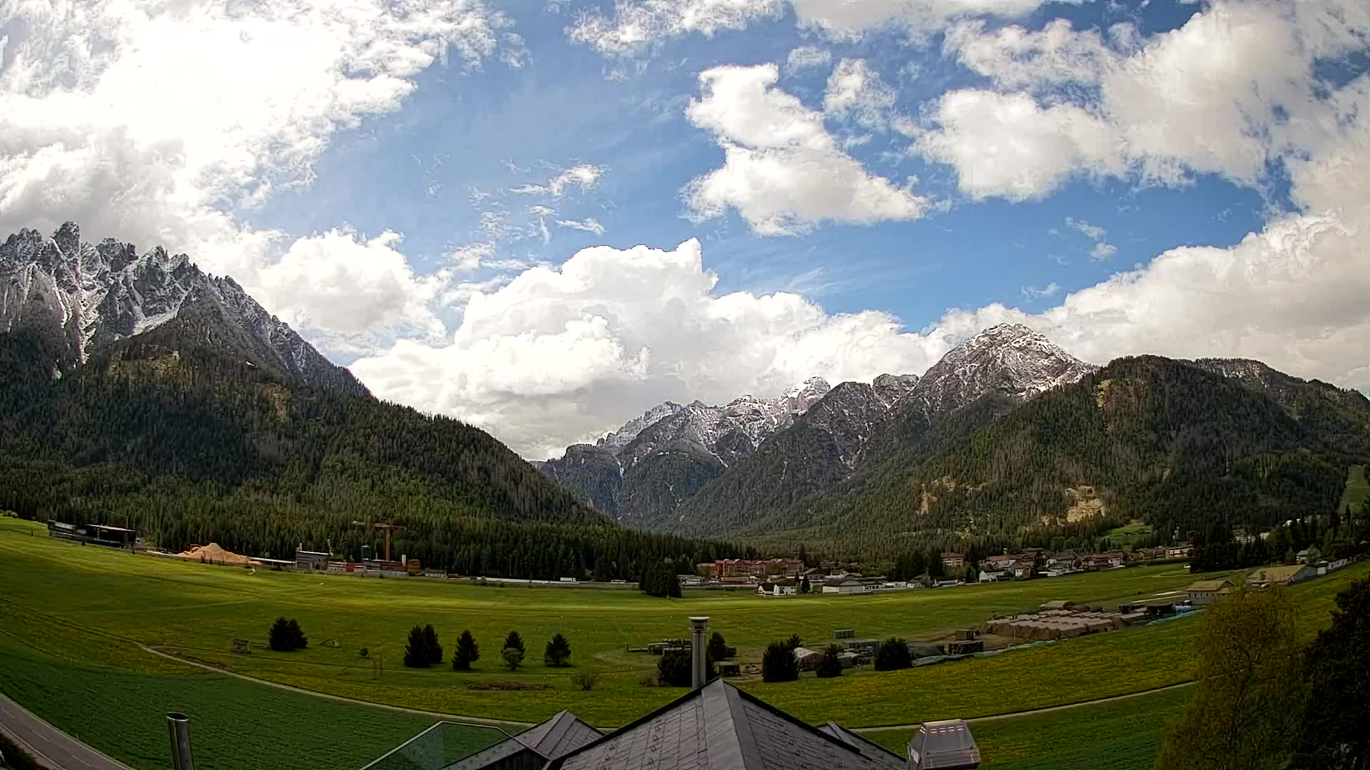 Spletna kamera Toblach Dolomiti – Pogled iz hotela Rosengarten