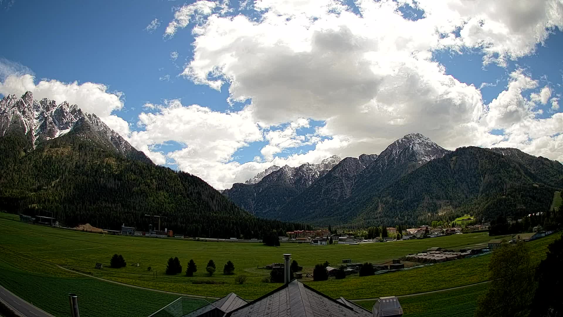 Webcam Toblach Dolomites – View from Hotel Rosengarten