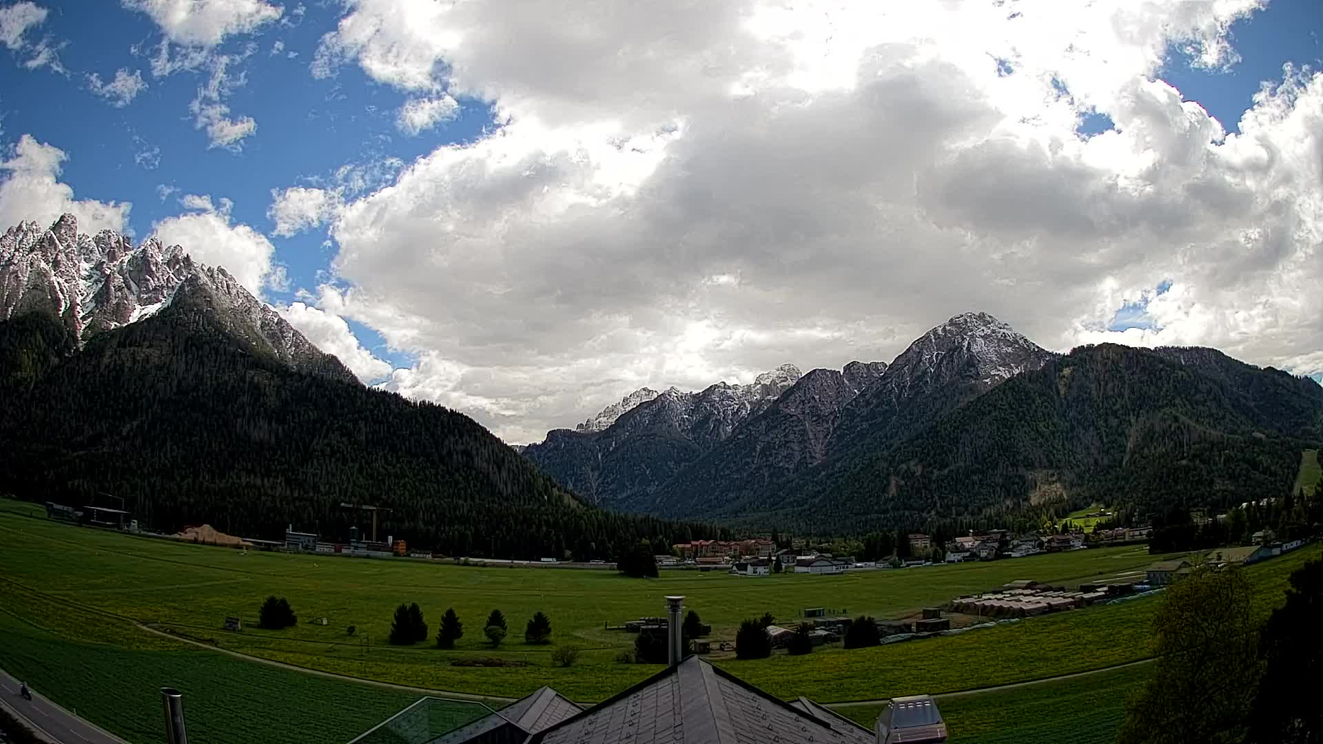 Webcam Toblach Dolomites – View from Hotel Rosengarten